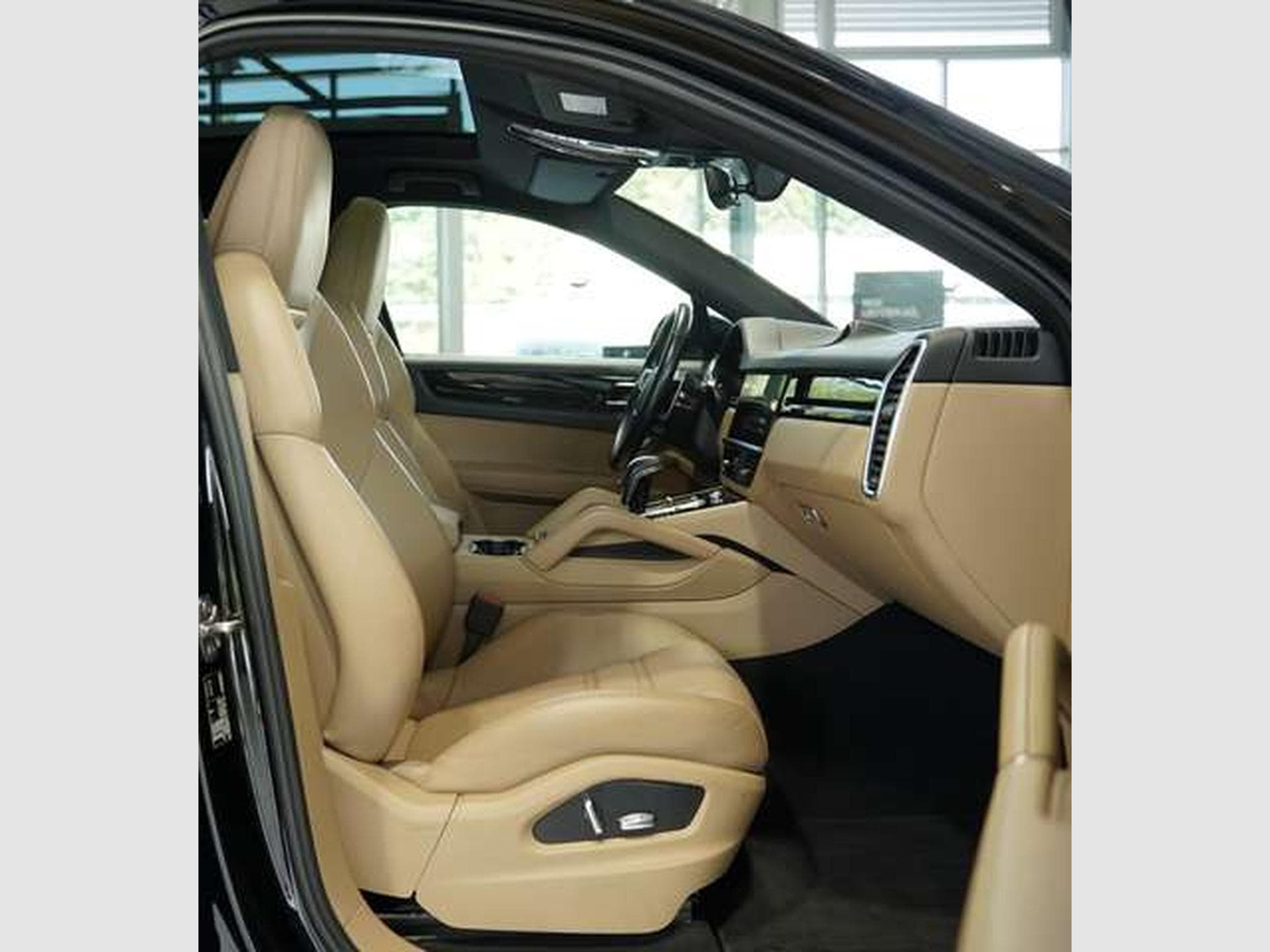 Porsche Cayenne E-Hybrid *1.H *21 *Chrono *Pano *LUFT (2020) - Photo 16