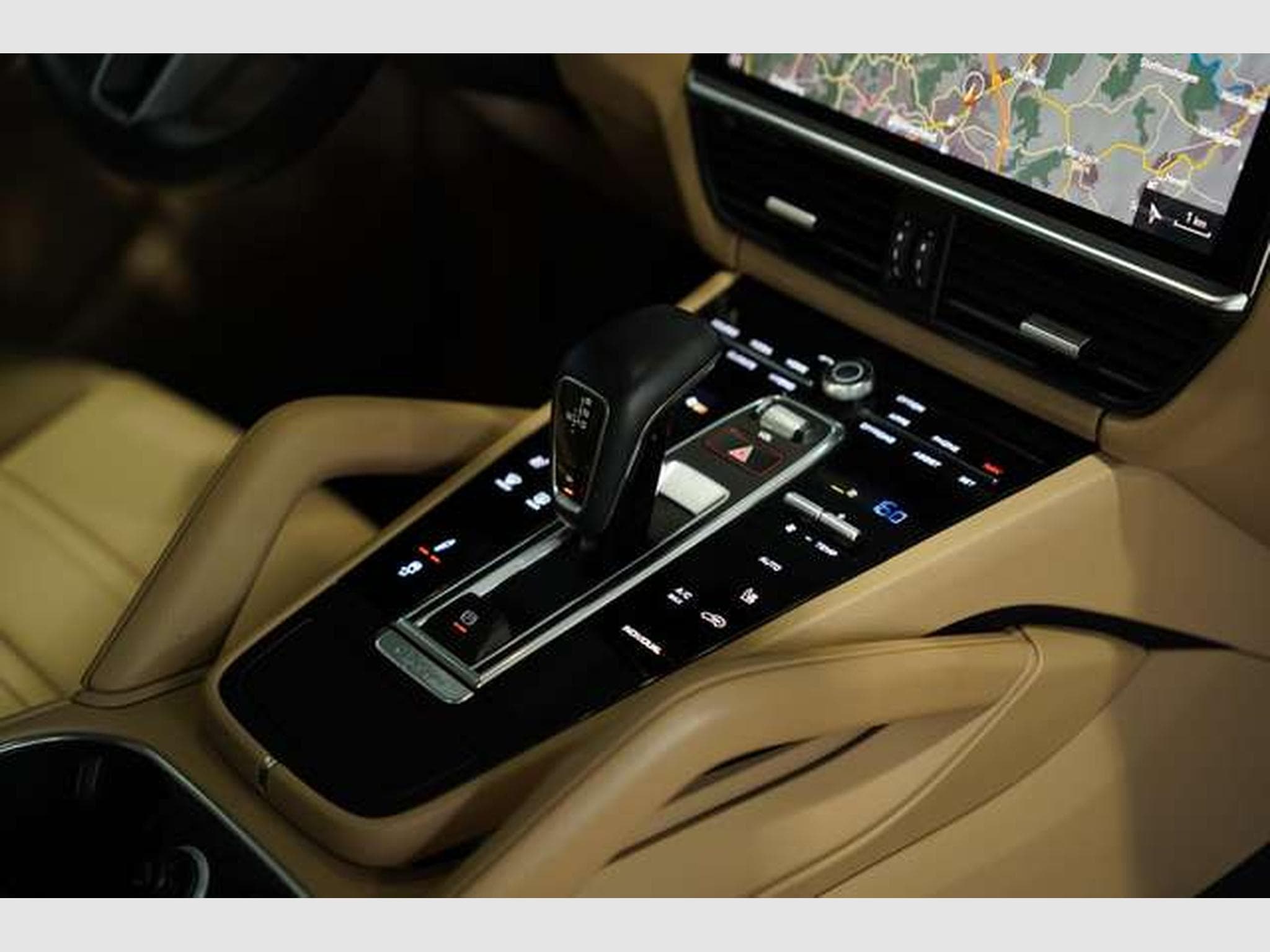 Porsche Cayenne E-Hybrid *1.H *21 *Chrono *Pano *LUFT (2020) - Photo 19