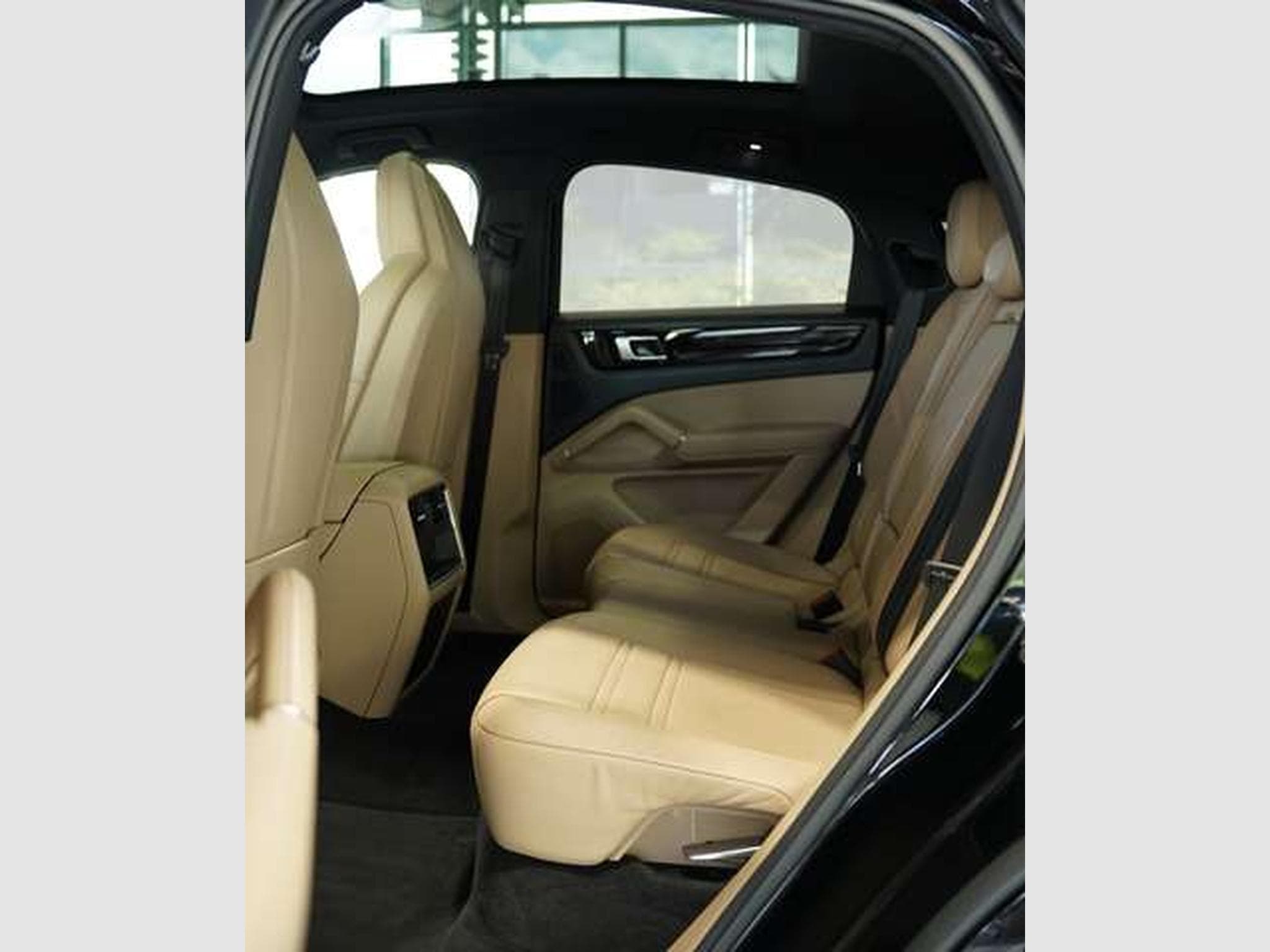 Porsche Cayenne E-Hybrid *1.H *21 *Chrono *Pano *LUFT (2020) - Photo 24