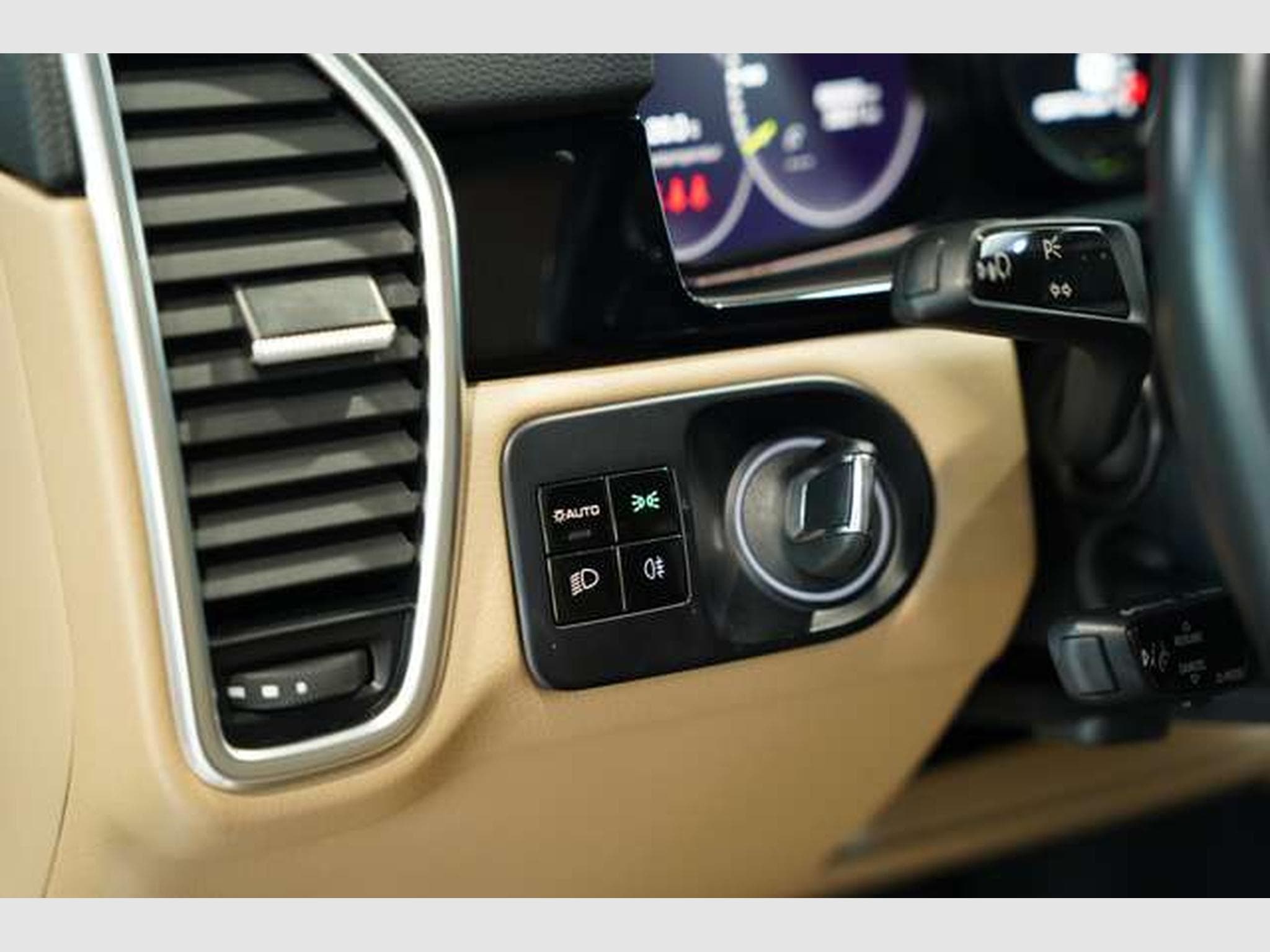 Porsche Cayenne E-Hybrid *1.H *21 *Chrono *Pano *LUFT (2020) - Photo 29