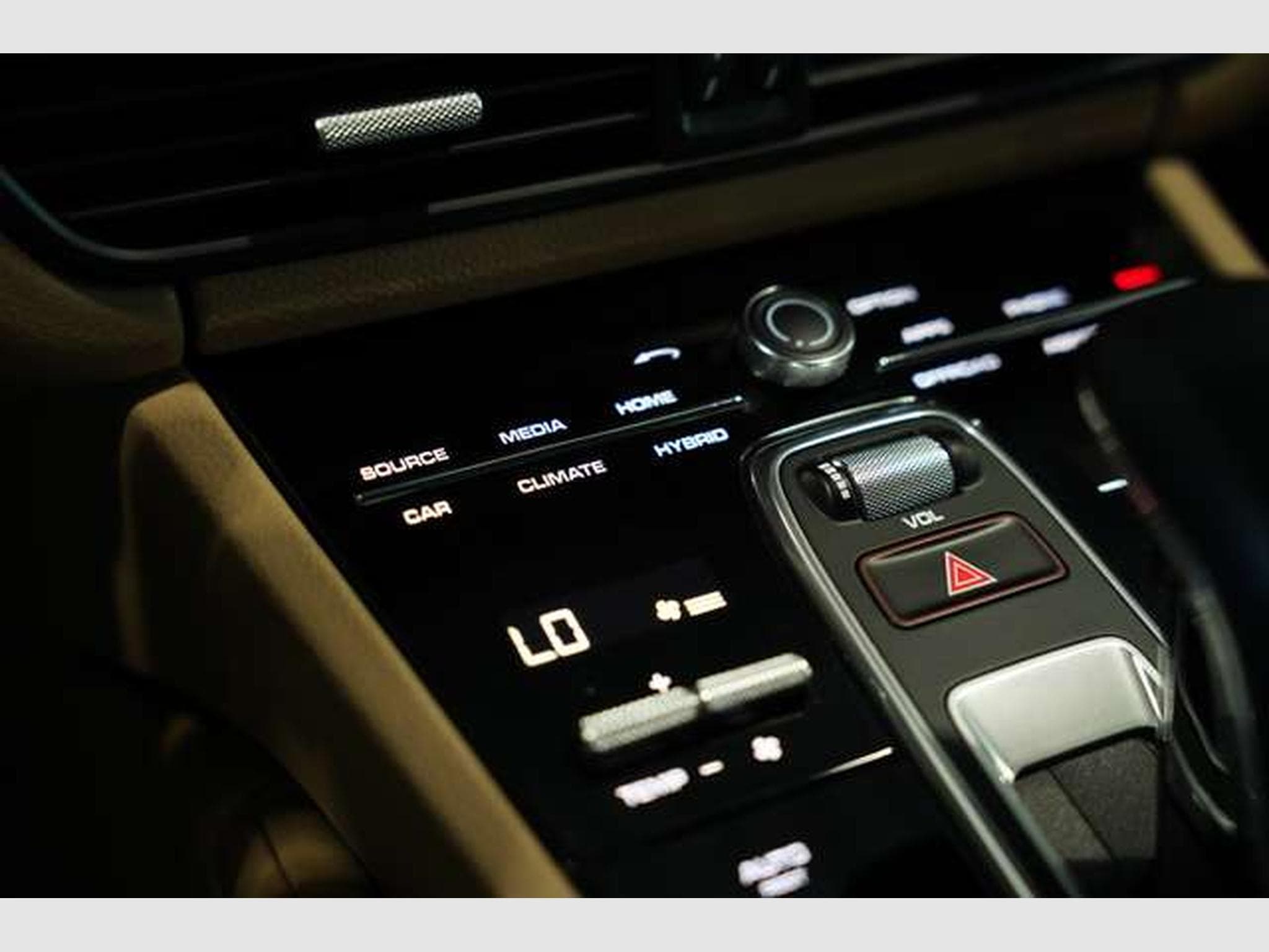 Porsche Cayenne E-Hybrid *1.H *21 *Chrono *Pano *LUFT (2020) - Photo 36