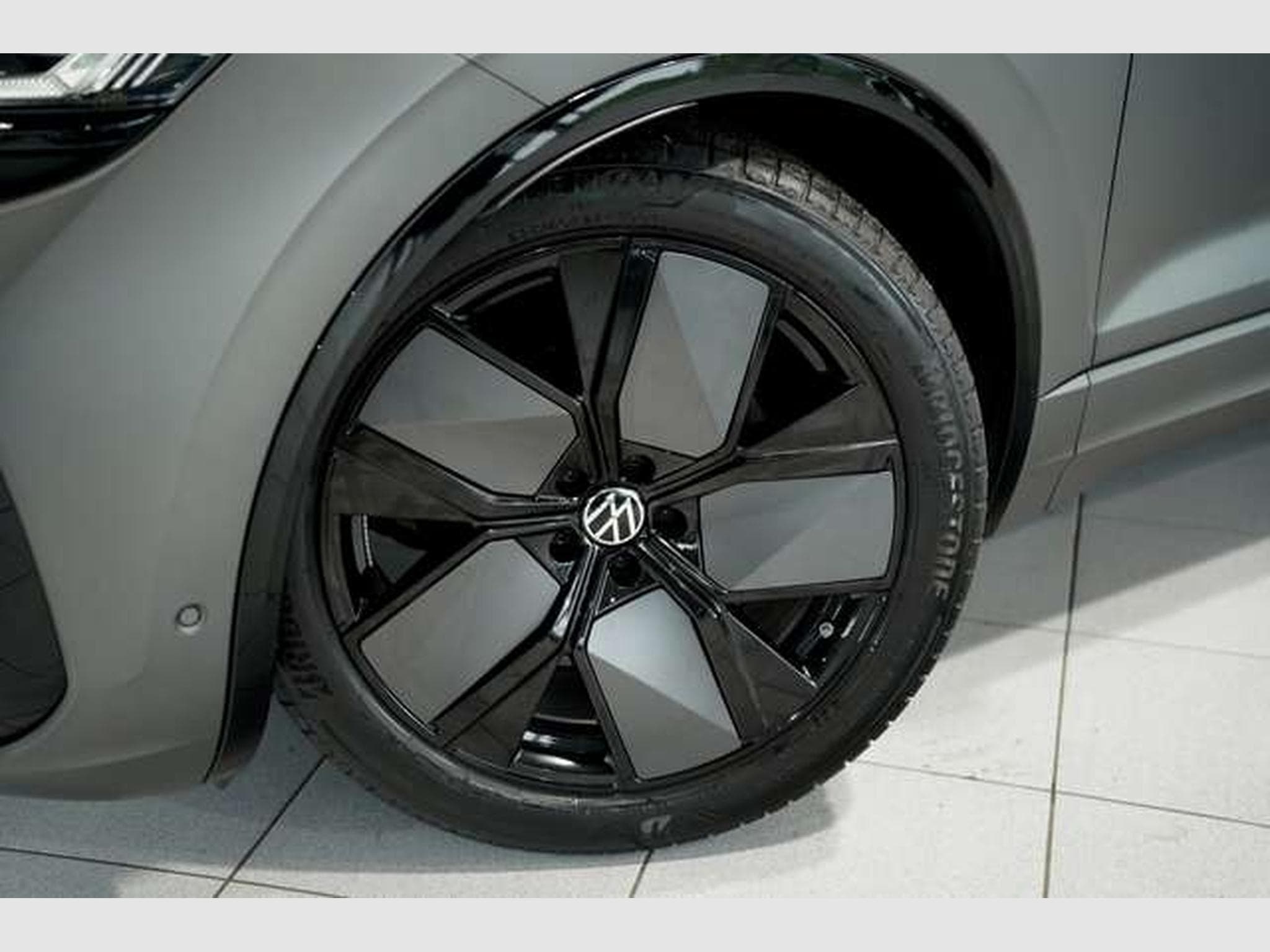 VW Touareg 3.0 TDI 4M R line *1.H *21 *ACC *H-UP (2023) - Photo 2