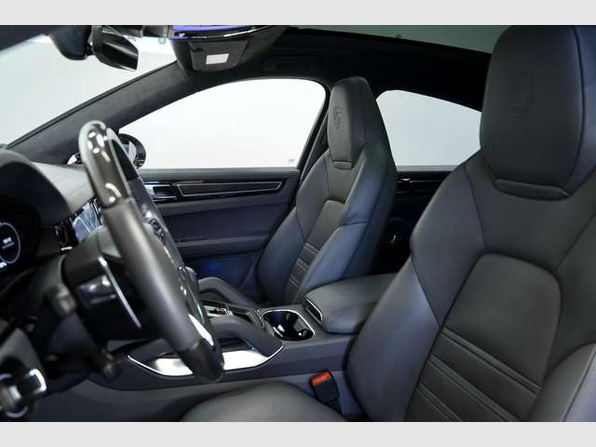 Porsche Cayenne Turbo Sport Design Coupé *Chrono*ACC*22 (2019) - Photo 31