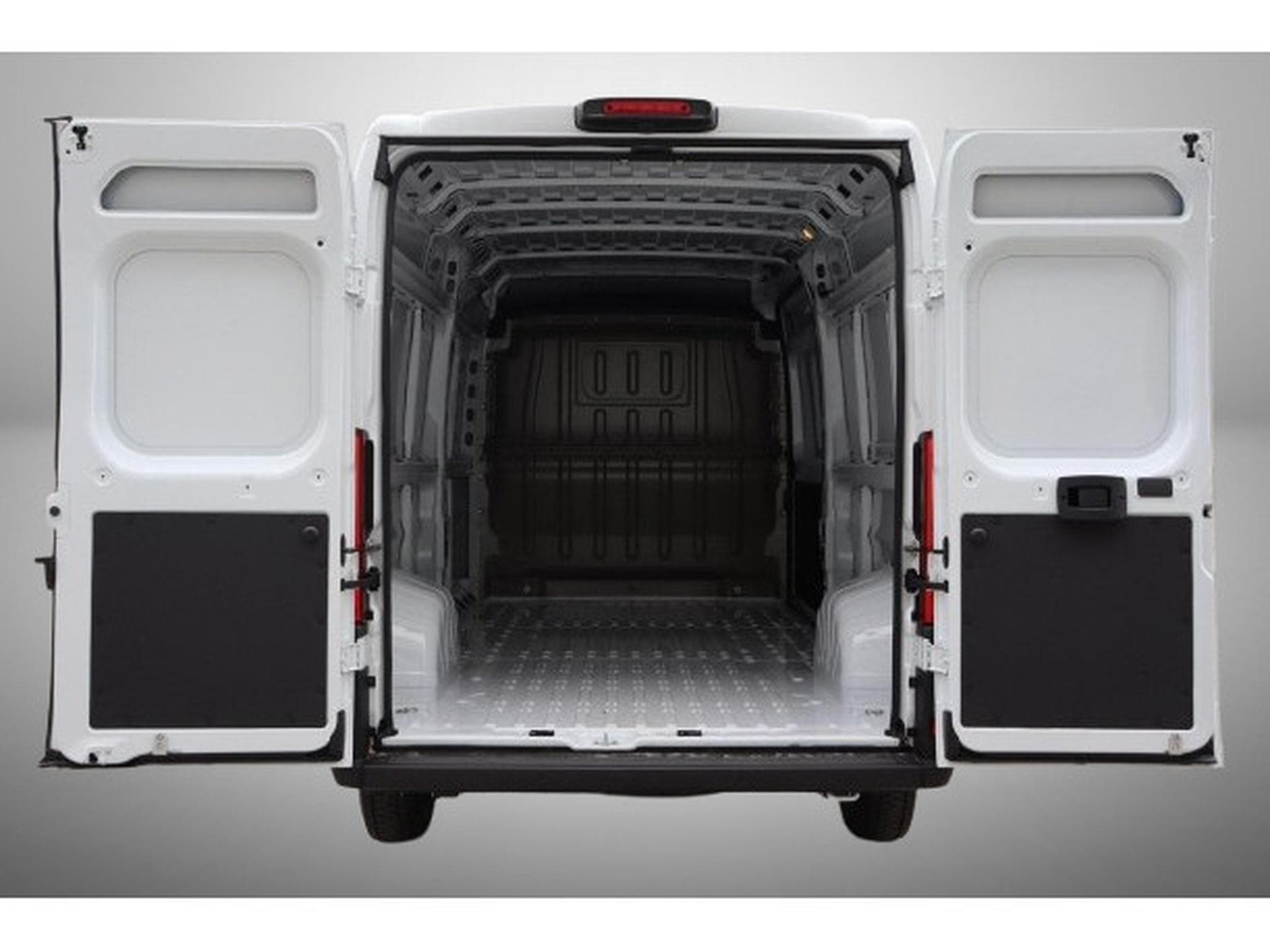 Peugeot Boxer 2.2 BlueHDI 140 L3H2 (2026) - Photo 18