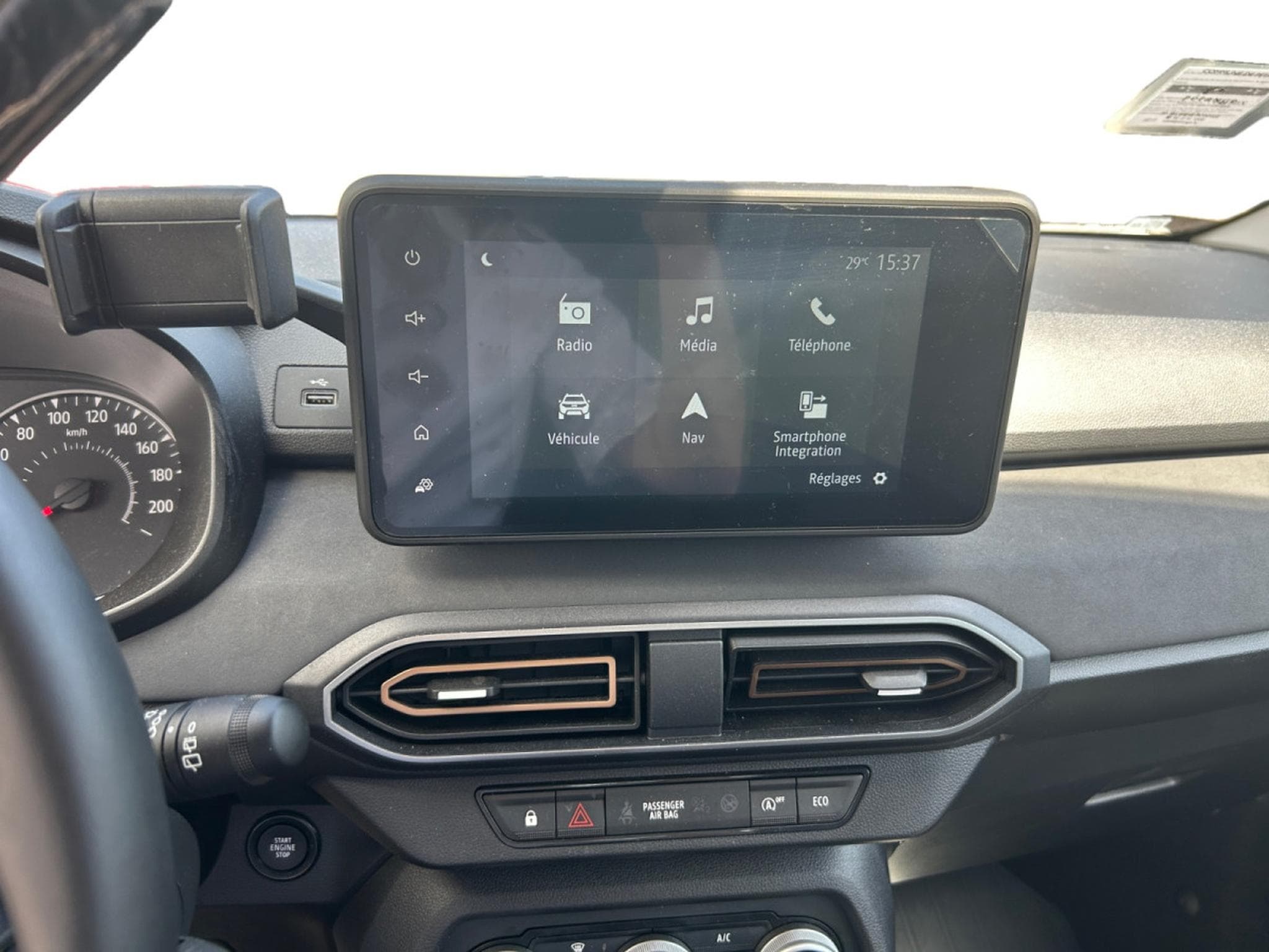 Dacia Sandero 1.0 TCe Stepway Extreme (2024) - Photo 11
