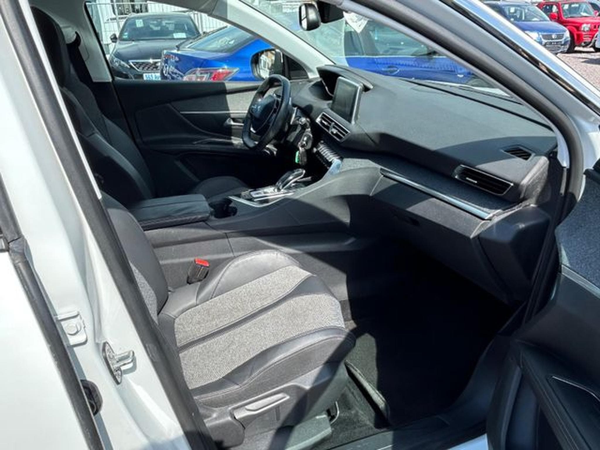 Peugeot 5008 5008 Allure 1.6 *7-Sitzer*Automatik*LED*Navi*Eu6 (2017) - Photo 10