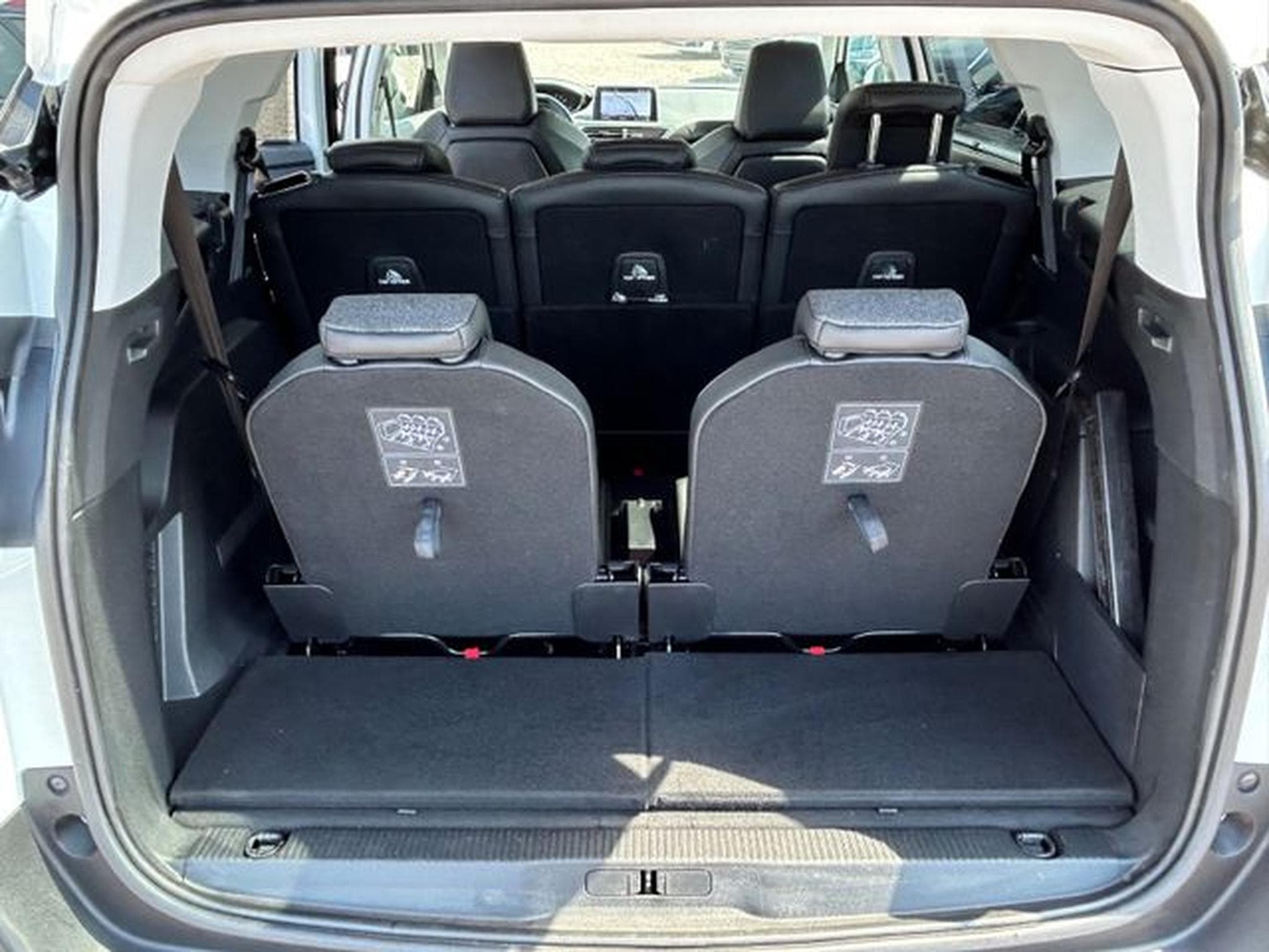 Peugeot 5008 5008 Allure 1.6 *7-Sitzer*Automatik*LED*Navi*Eu6 (2017) - Photo 19