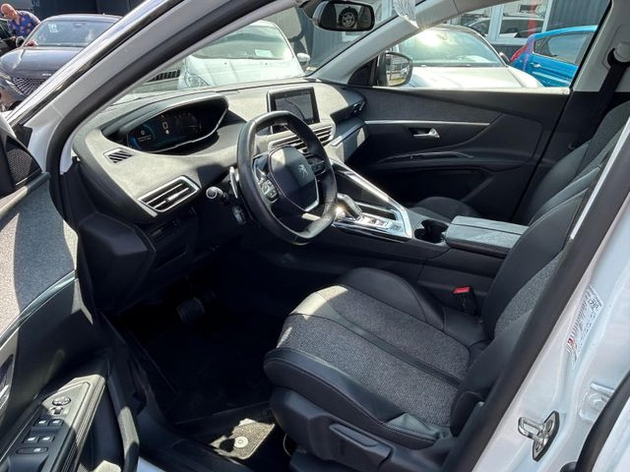 Peugeot 5008 5008 Allure 1.6 *7-Sitzer*Automatik*LED*Navi*Eu6 (2017) - Photo 7