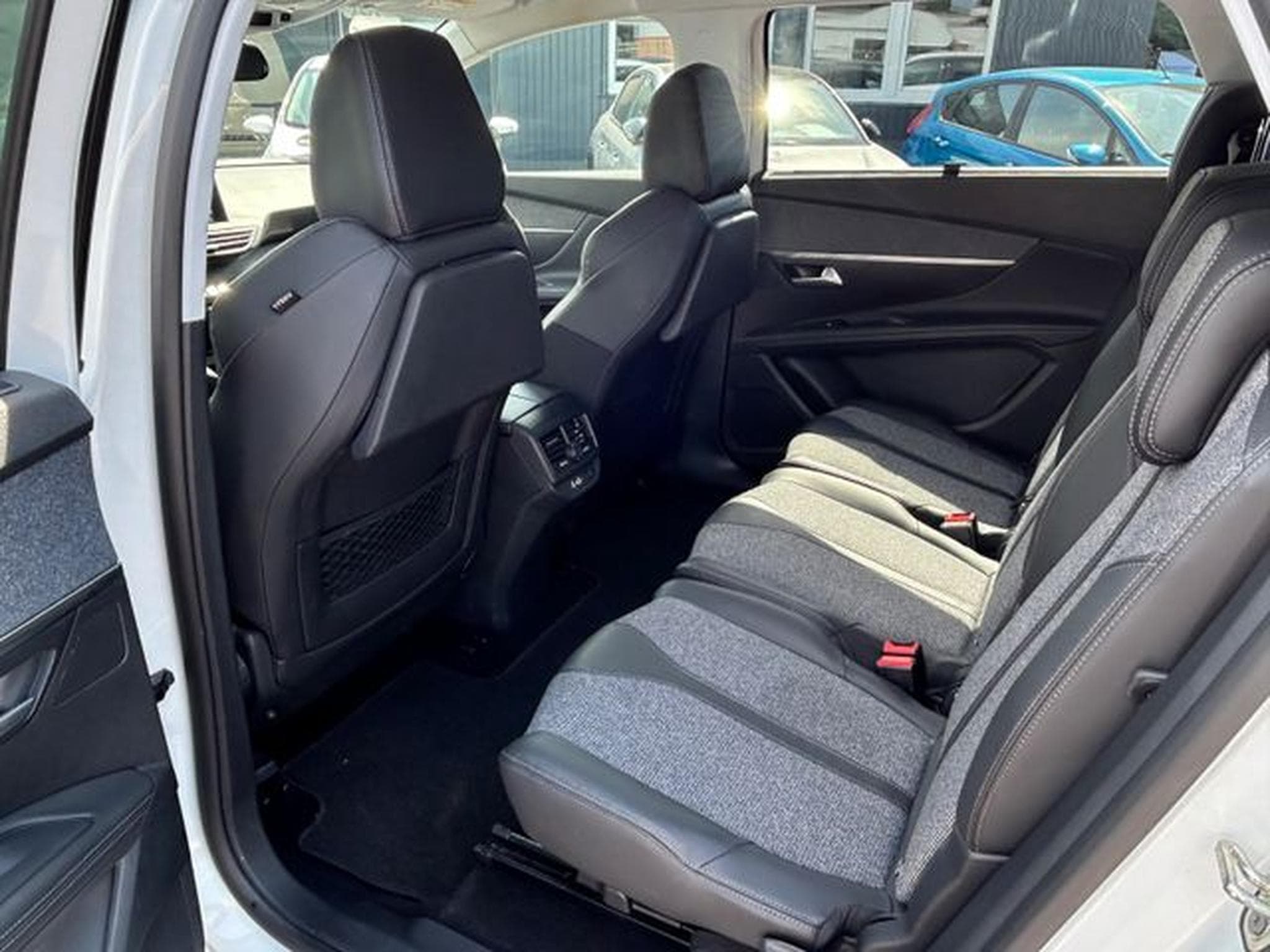Peugeot 5008 5008 Allure 1.6 *7-Sitzer*Automatik*LED*Navi*Eu6 (2017) - Photo 8