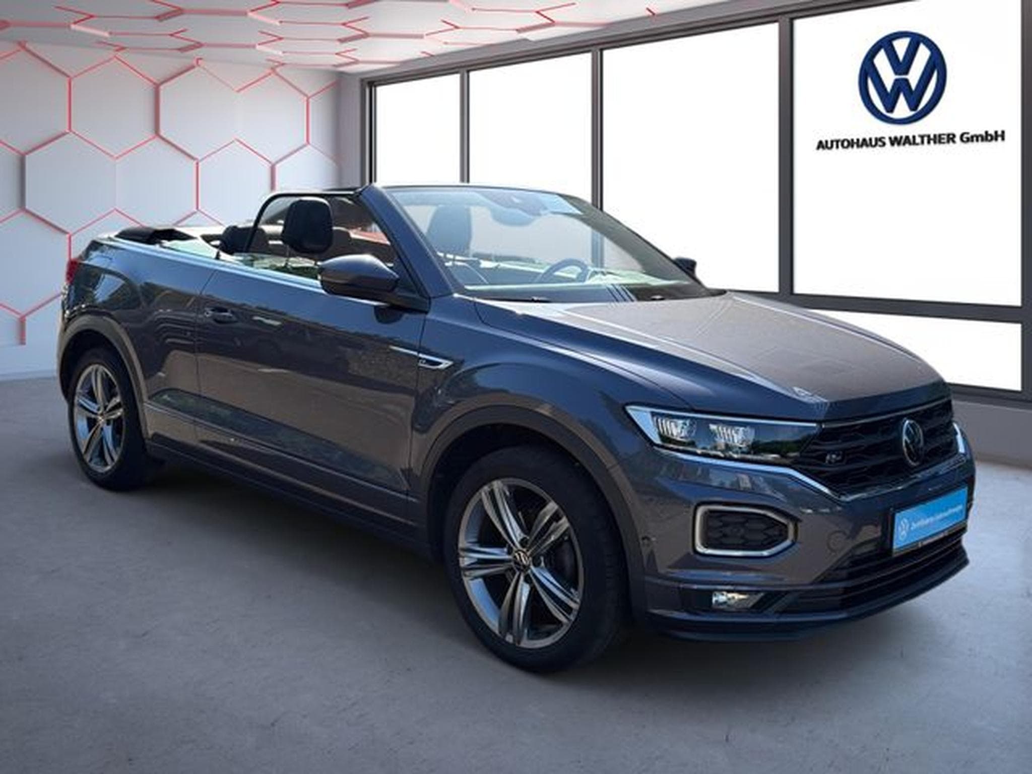 VW T-Roc T-Roc Cabrio R-Line (2022) - Photo 2