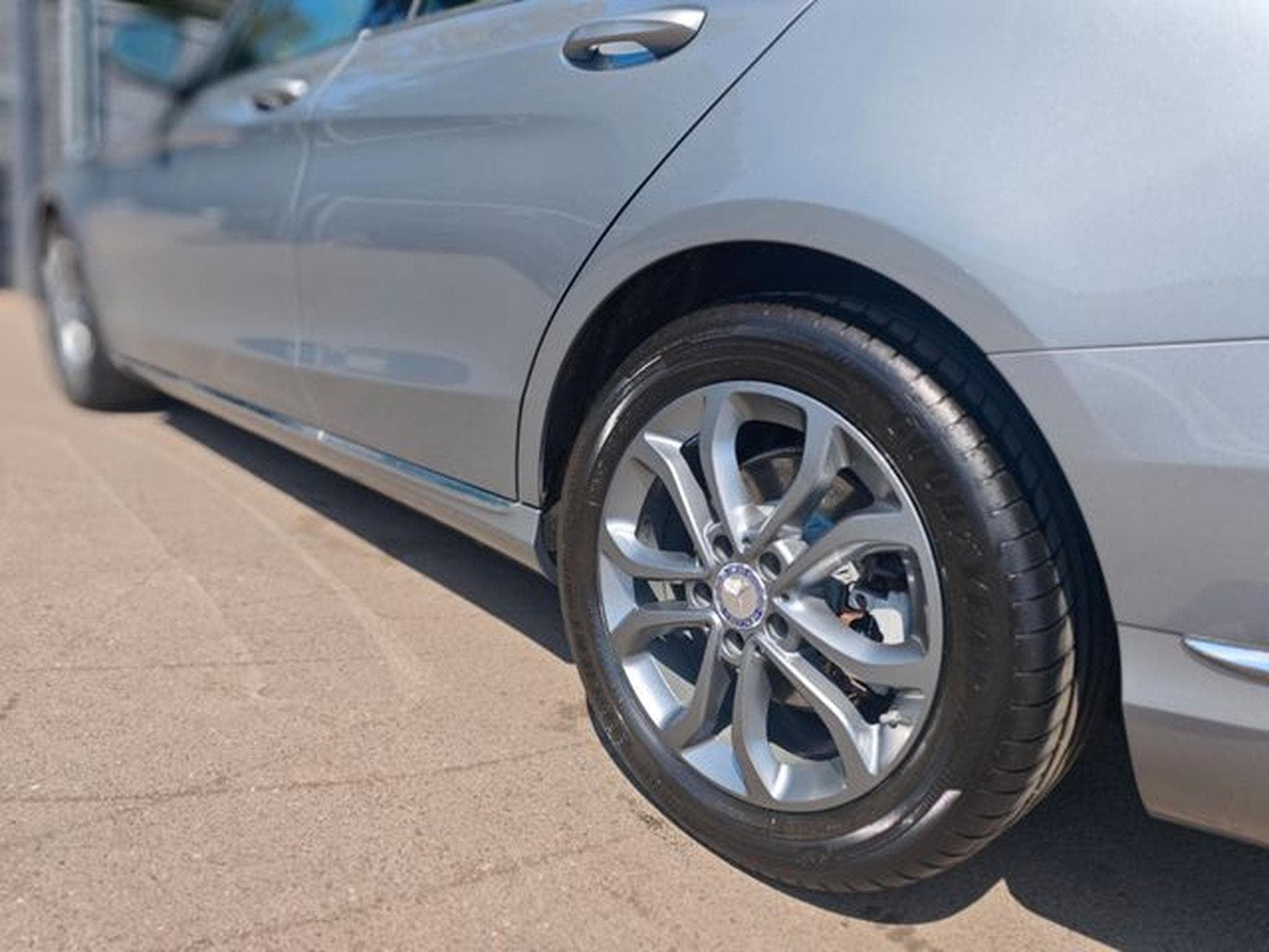 Mercedes C 220 C 220d BT LIM.*AUT.*AVANTGARDE*KAMERA*PANORAMA* (2014) - Photo 10