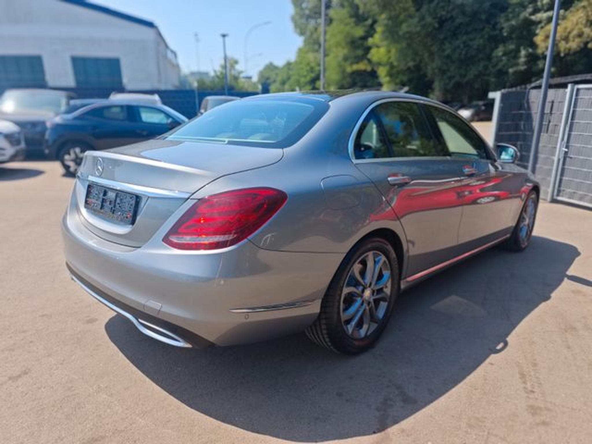 Mercedes C 220 C 220d BT LIM.*AUT.*AVANTGARDE*KAMERA*PANORAMA* (2014) - Photo 6