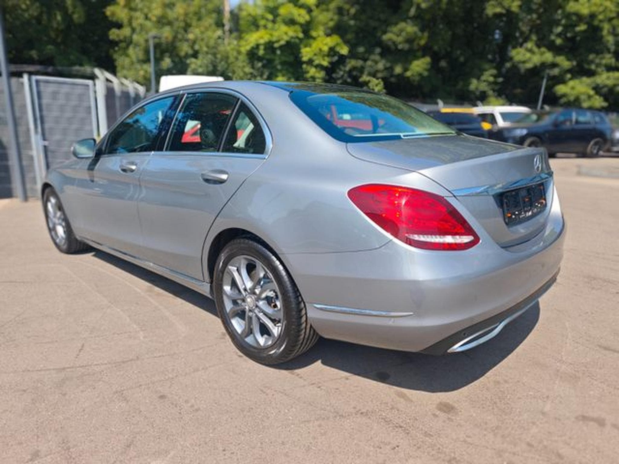 Mercedes C 220 C 220d BT LIM.*AUT.*AVANTGARDE*KAMERA*PANORAMA* (2014) - Photo 8