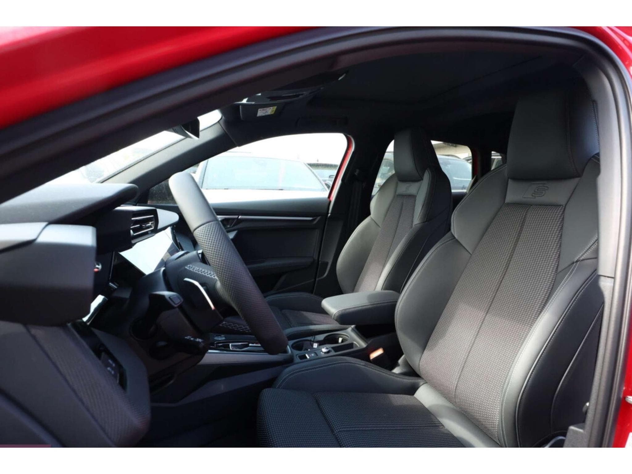 Audi S3 TFSI Sportback quattro S tronic (2026) - Photo 6
