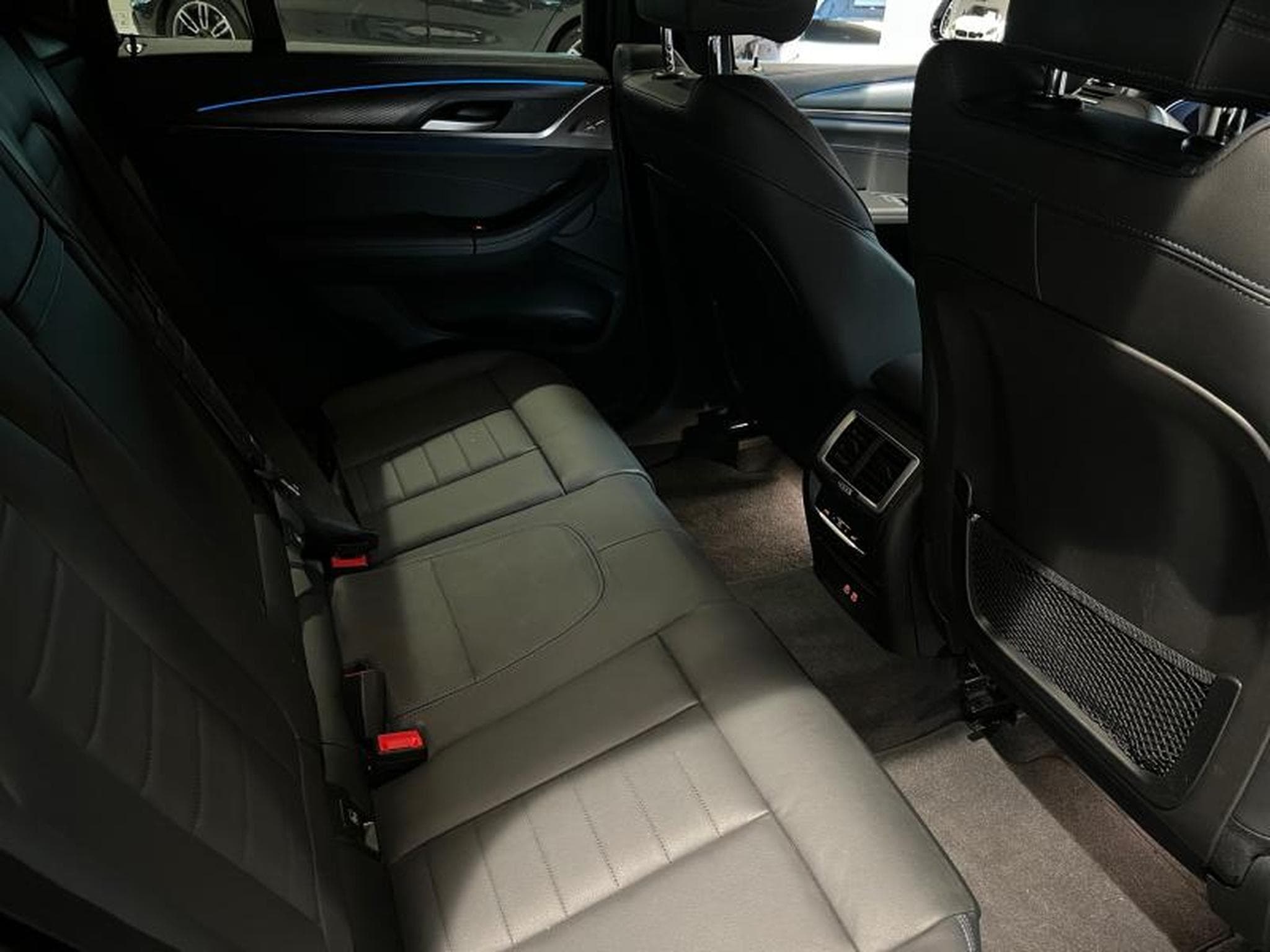BMW iX3 iX3 M Sport (2024) - Photo 12
