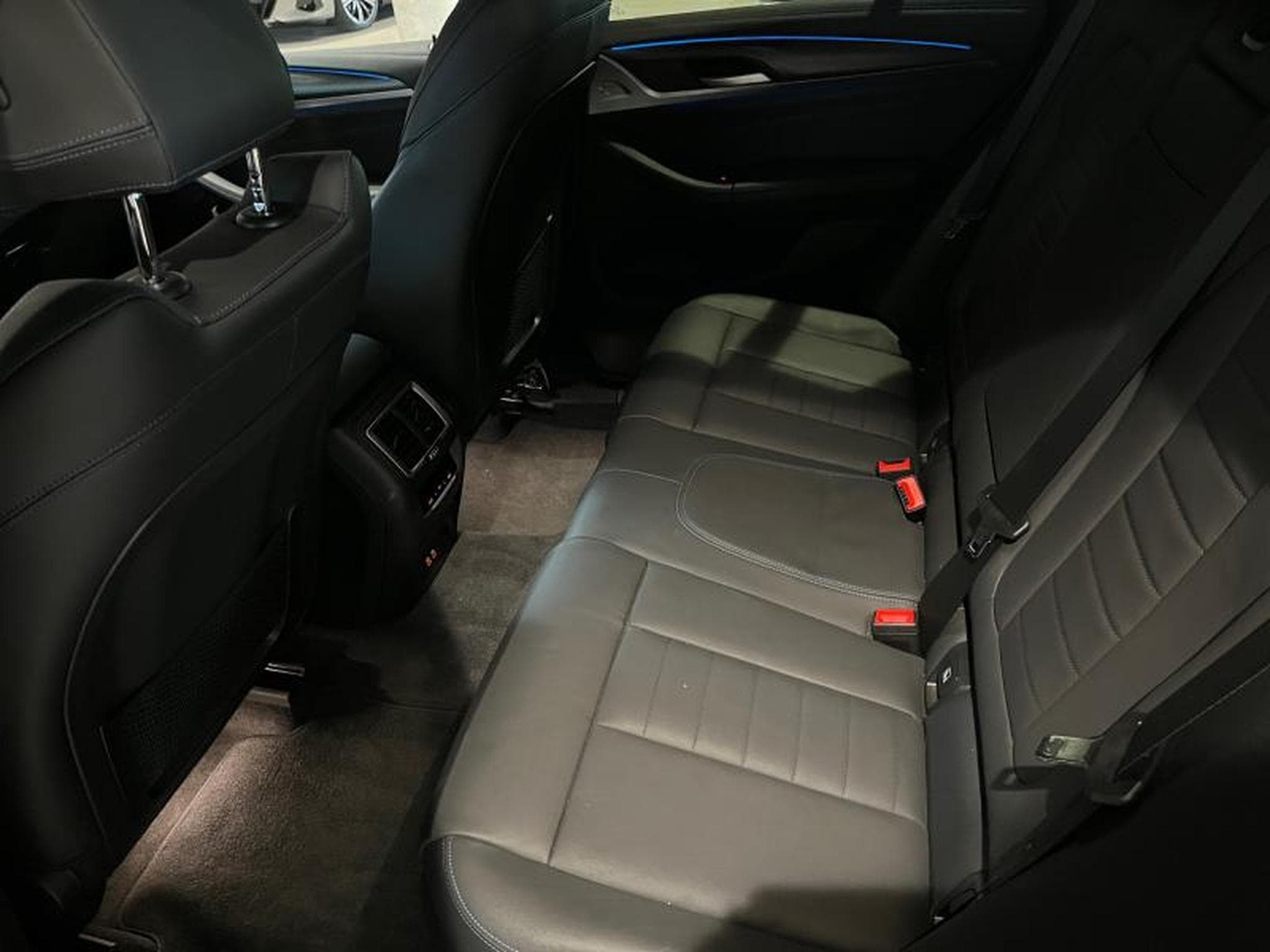 BMW iX3 iX3 M Sport (2024) - Photo 14