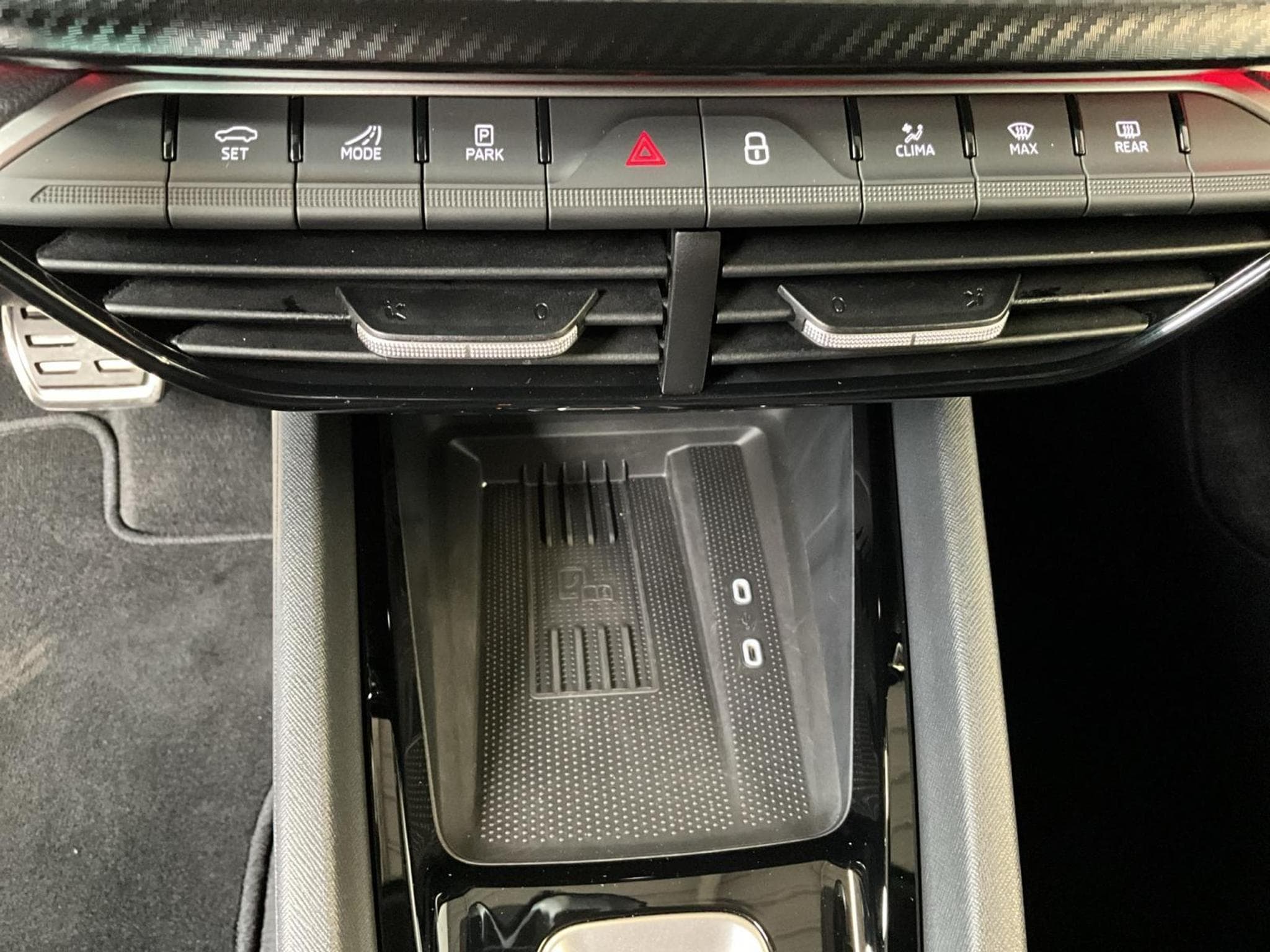 Skoda Octavia RS+DSG+AHK+LED+Navi+Side-Ass. (2025) - Photo 21