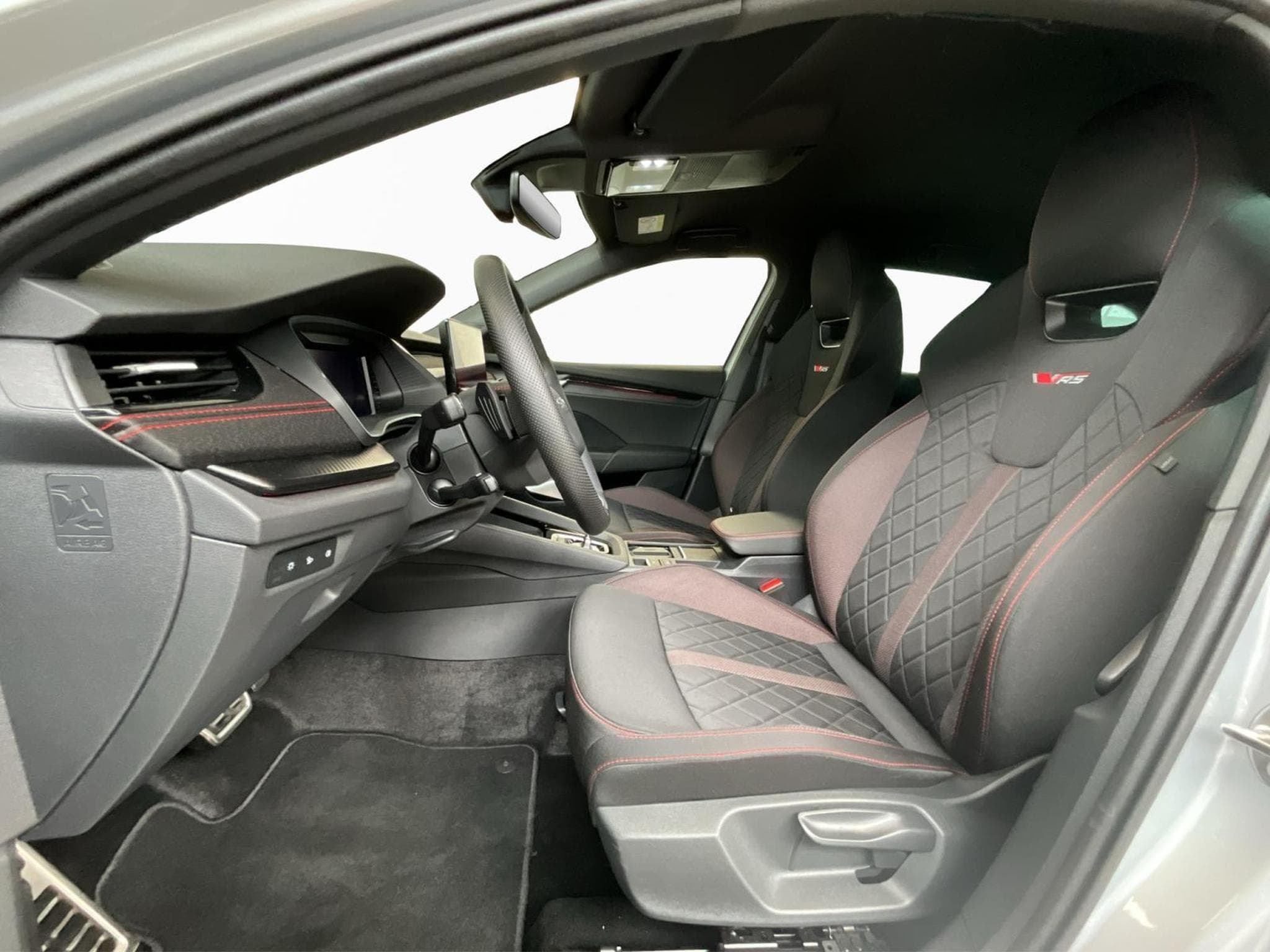 Skoda Octavia RS+DSG+AHK+LED+Navi+Side-Ass. (2025) - Photo 9