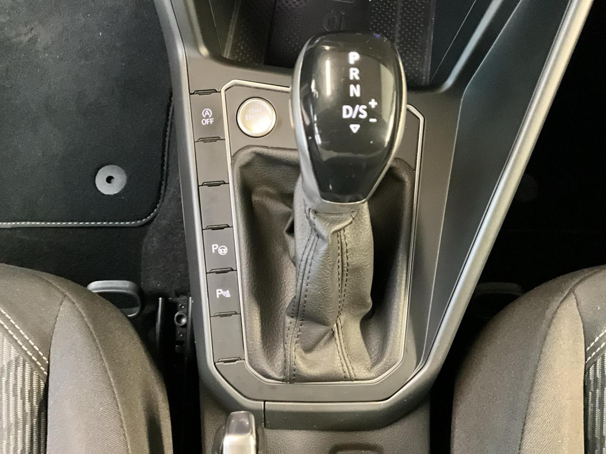 VW Polo R-Line+DSG+IQ-Drive+Matrix-LED+Navi (2022) - Photo 12