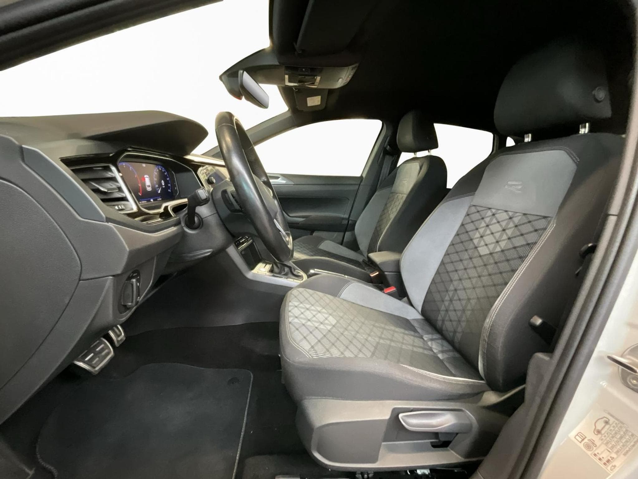 VW Polo R-Line+DSG+IQ-Drive+Matrix-LED+Navi (2022) - Photo 9