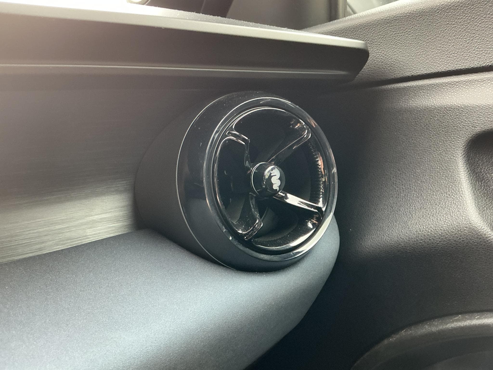 Alfa-Romeo Junior 54 kWh *1 phase charging (2025) - Photo 11