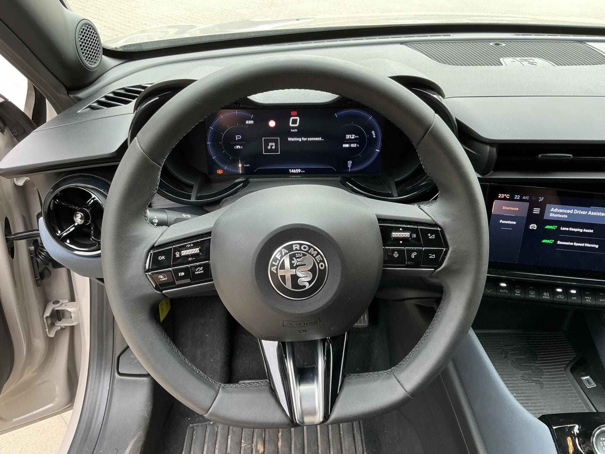 Alfa-Romeo Junior 54 kWh *1 phase charging (2025) - Photo 12