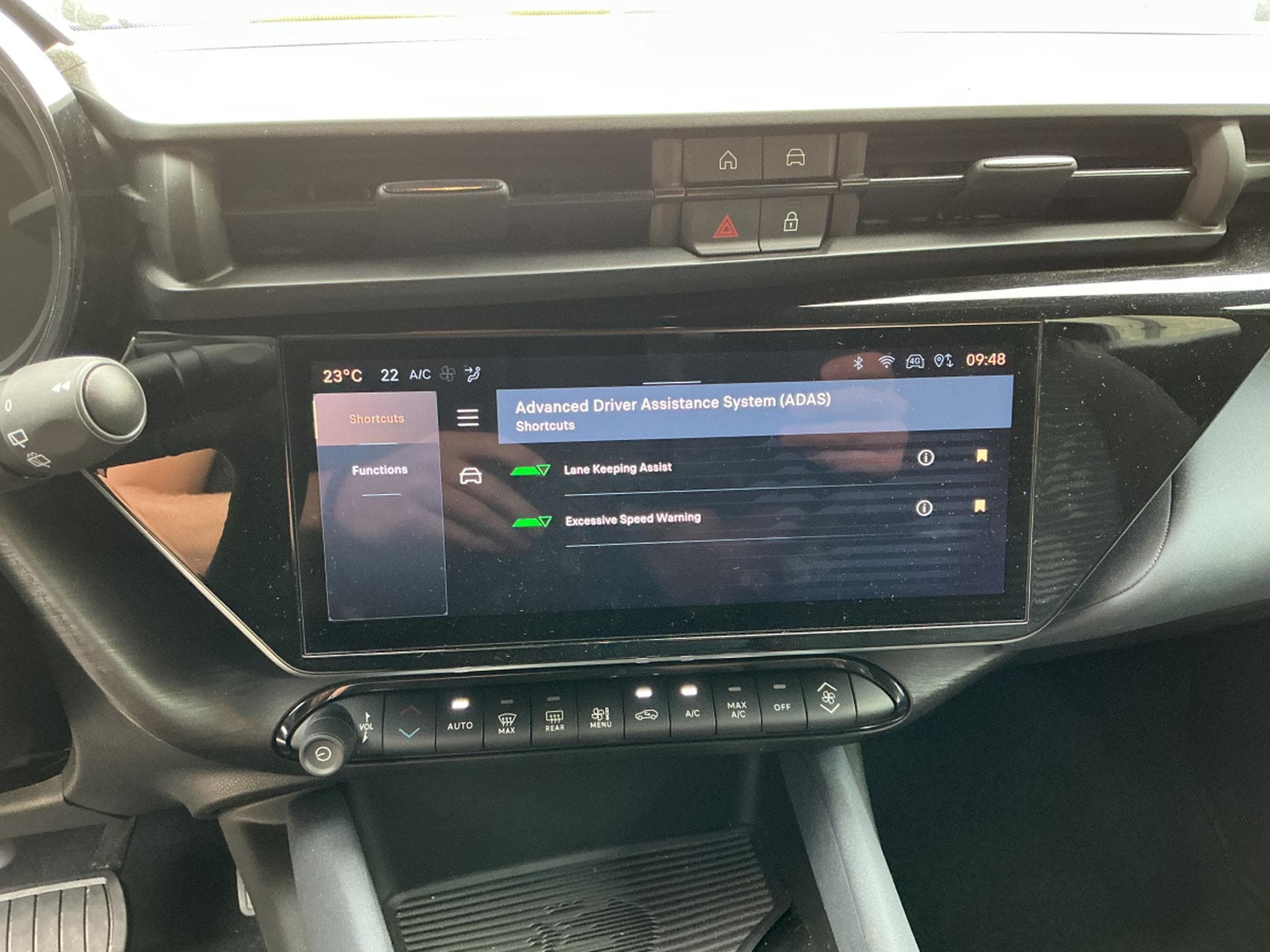 Alfa-Romeo Junior 54 kWh *1 phase charging (2025) - Photo 9