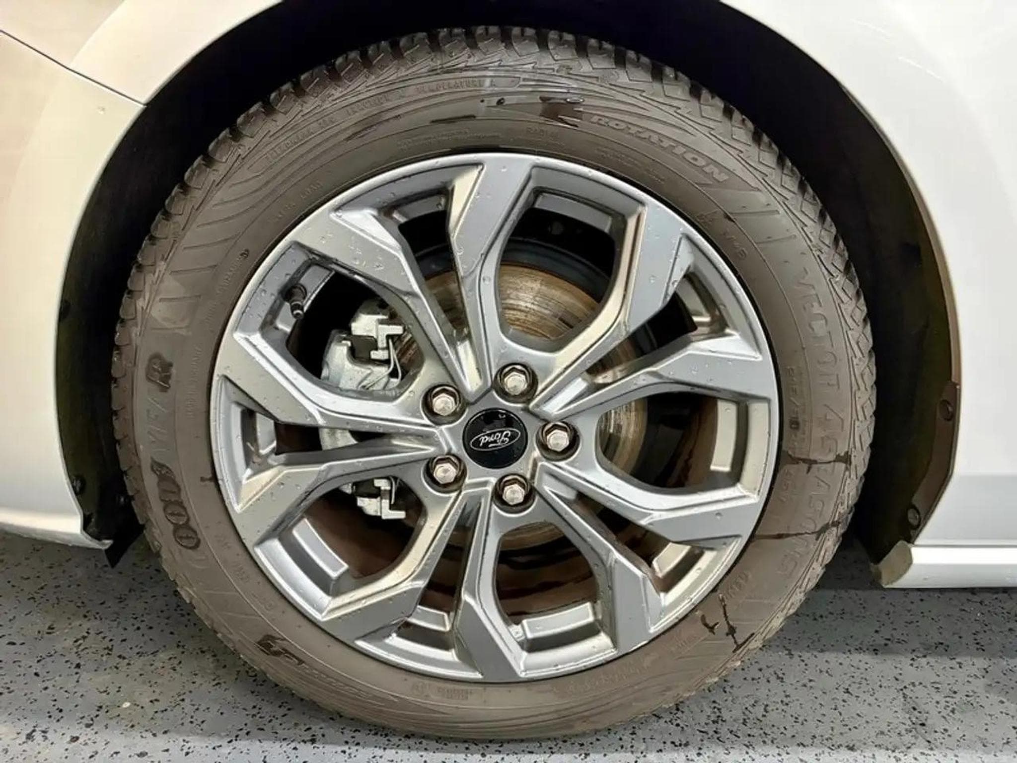 Ford Focus (2025) - Photo 3