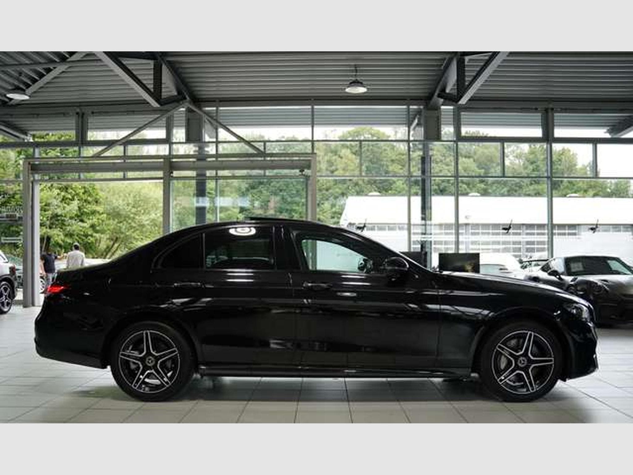 Mercedes E 300 de 4M Limousine AMG Line 2.H *Pano *Night (2021) - Photo 6