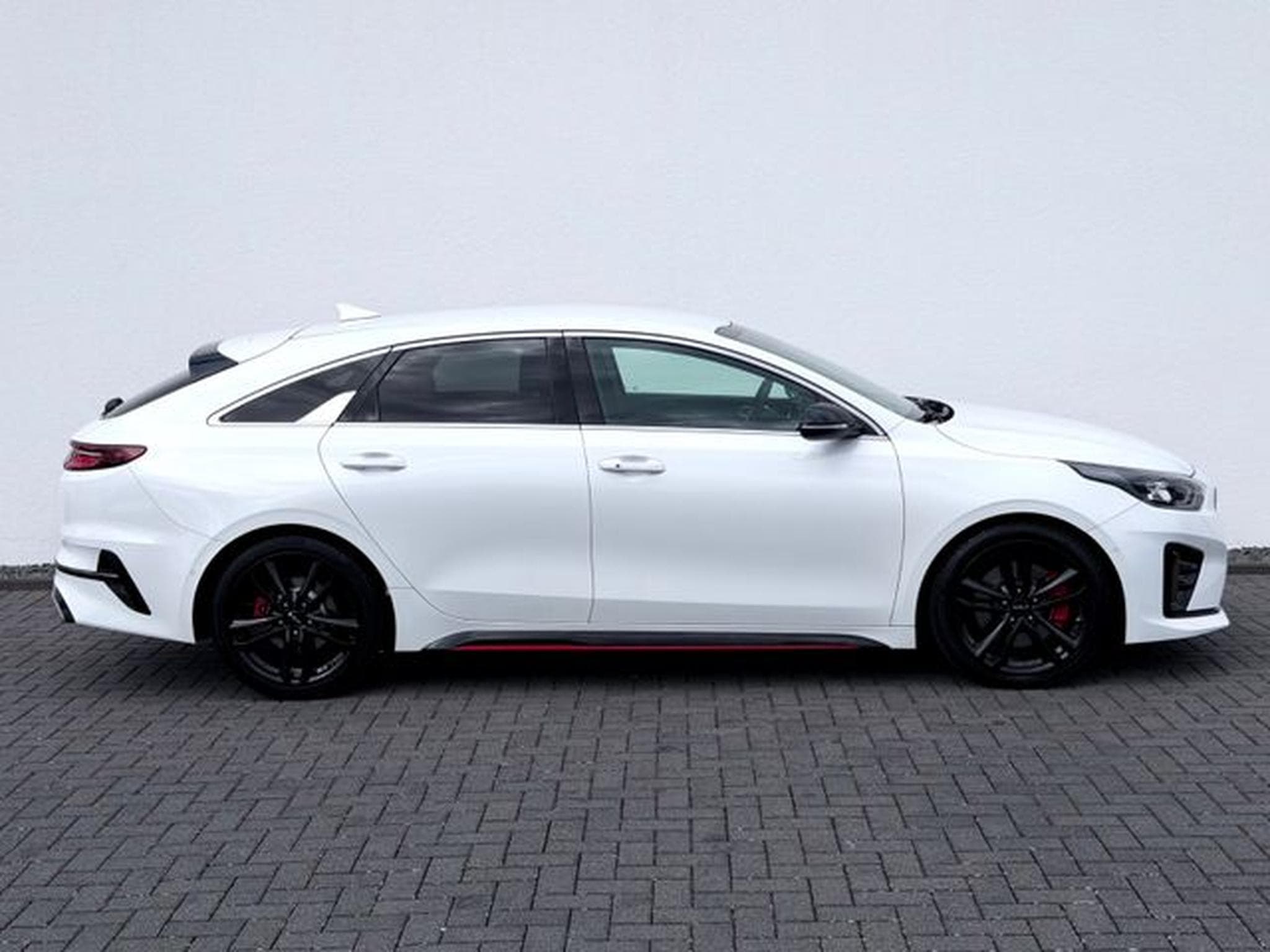 Kia ProCeed ProCeed GT /NAVI/LED/CAM/CARPLAY/AHK/GARANTIE/ (2019) - Photo 4