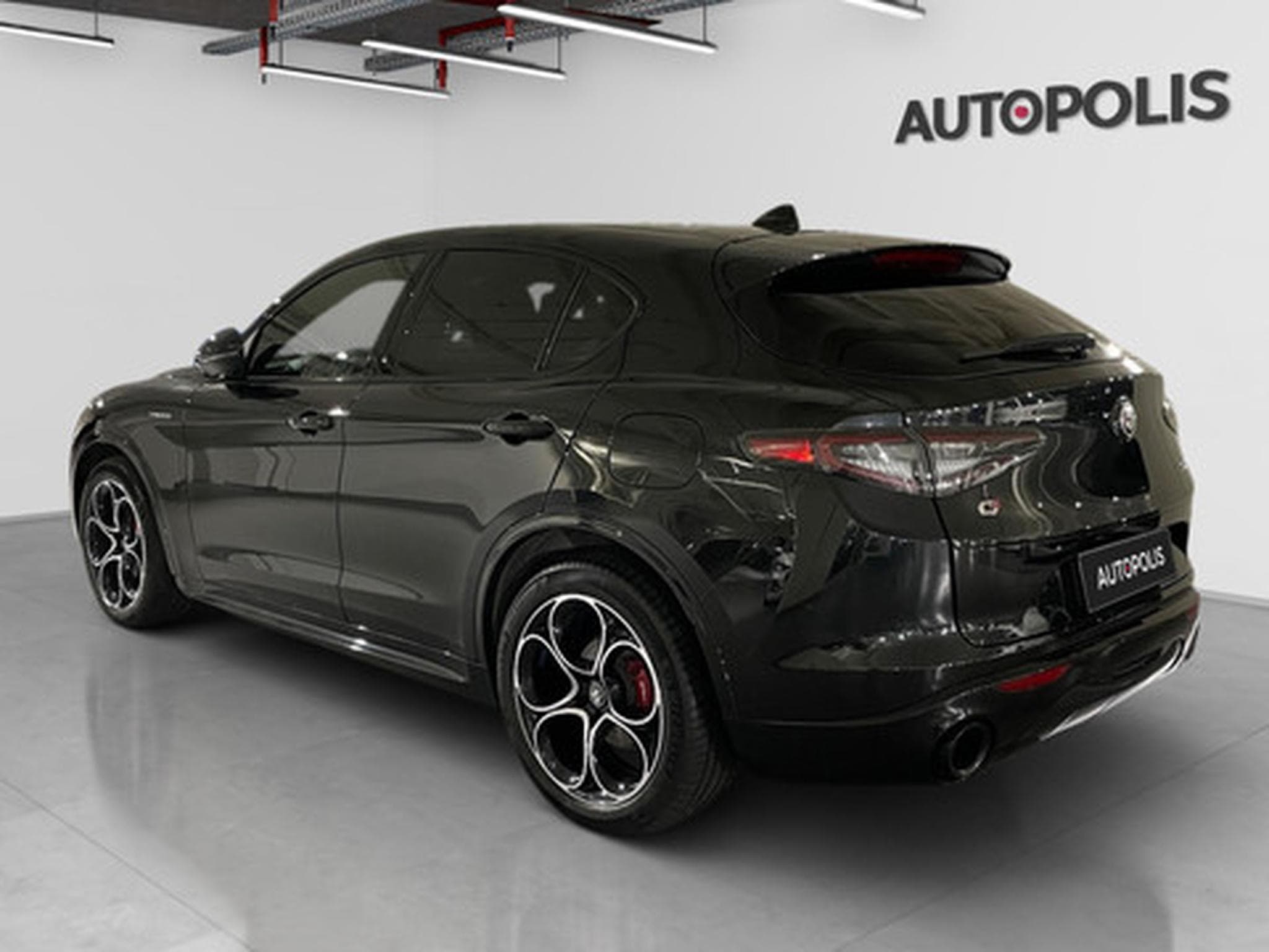 Alfa-Romeo Stelvio 2.2 MJD 210 Q4 Veloce (2023) - Photo 15