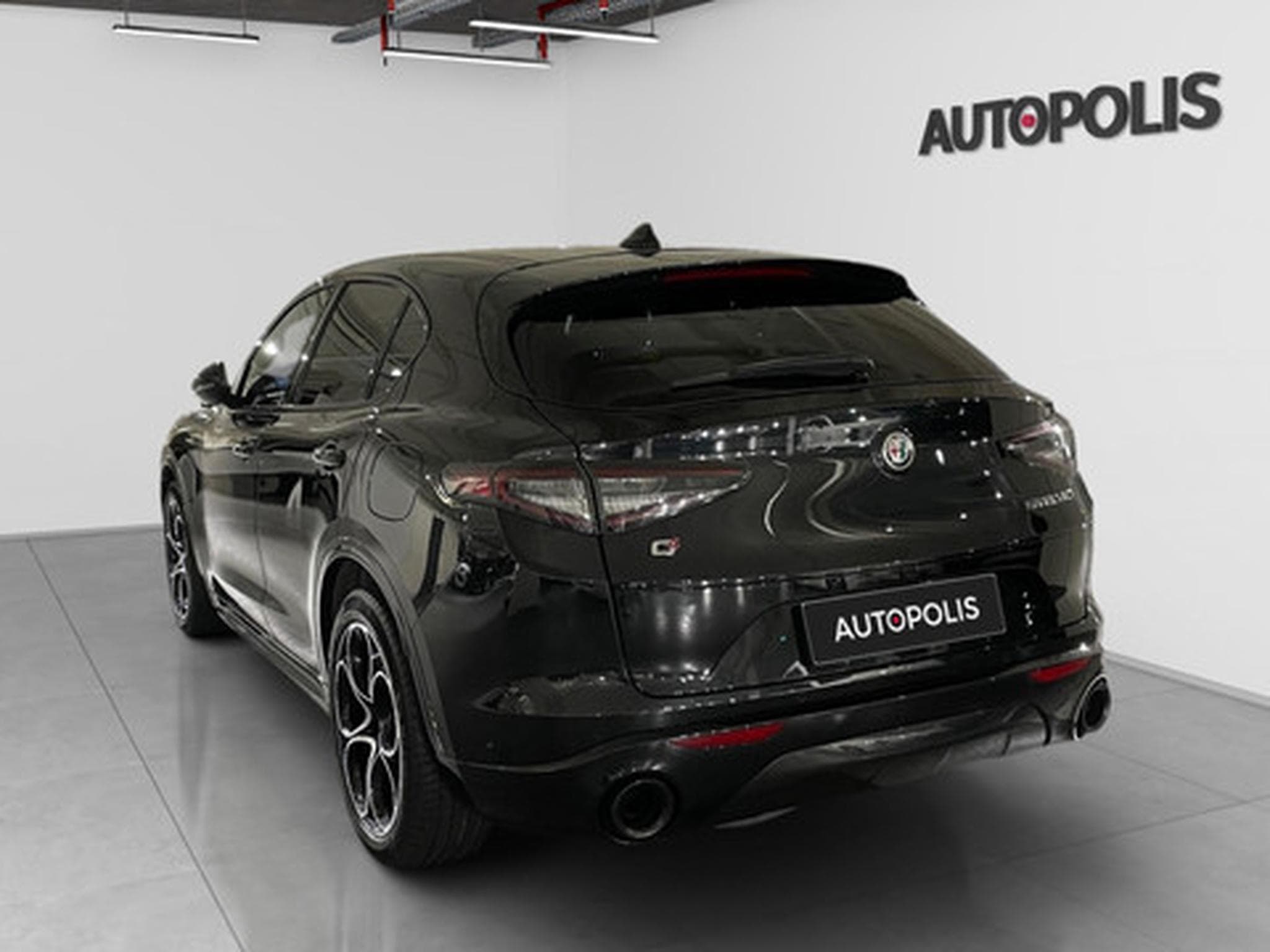 Alfa-Romeo Stelvio 2.2 MJD 210 Q4 Veloce (2023) - Photo 20