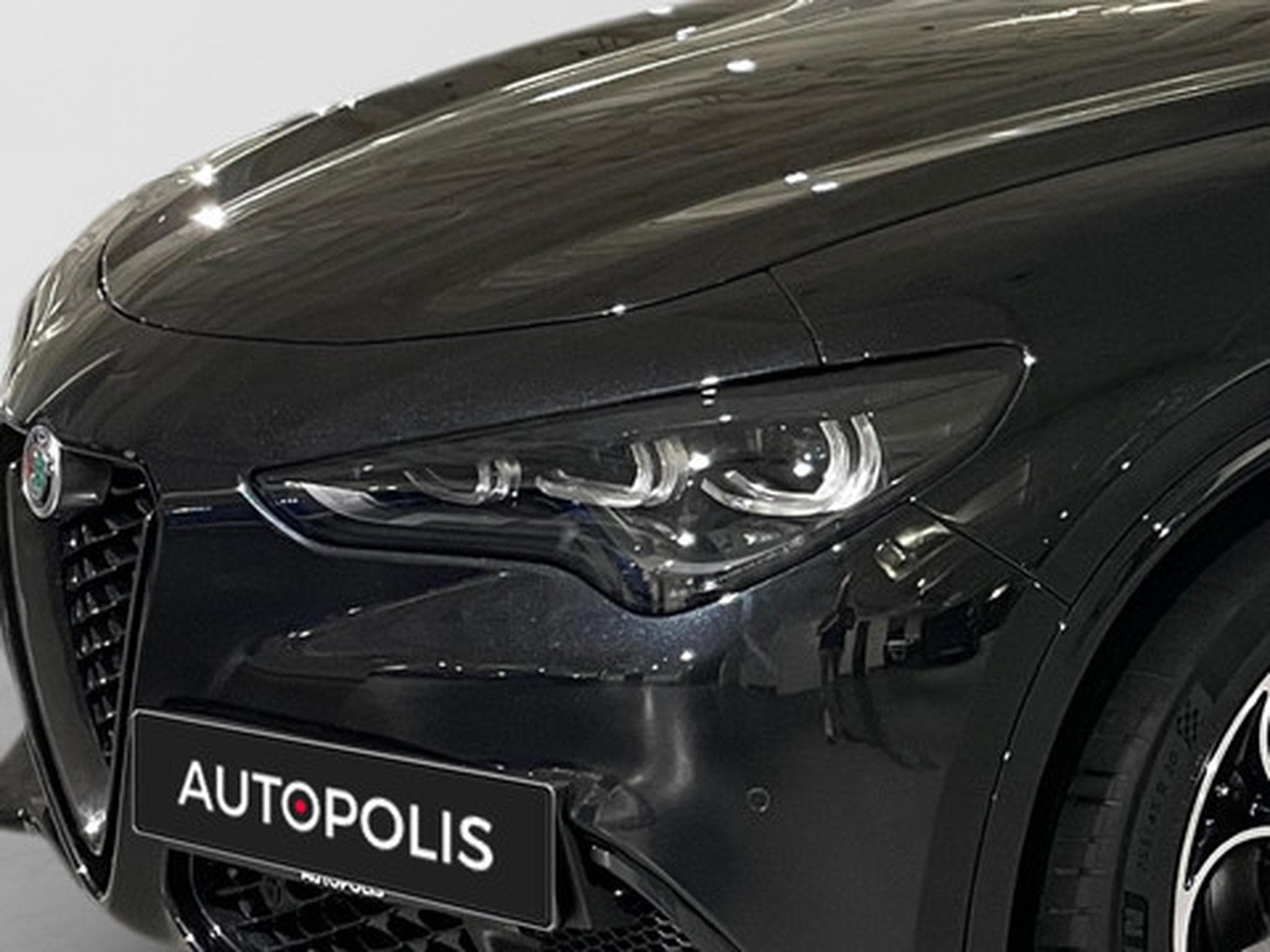 Alfa-Romeo Stelvio 2.2 MJD 210 Q4 Veloce (2023) - Photo 23