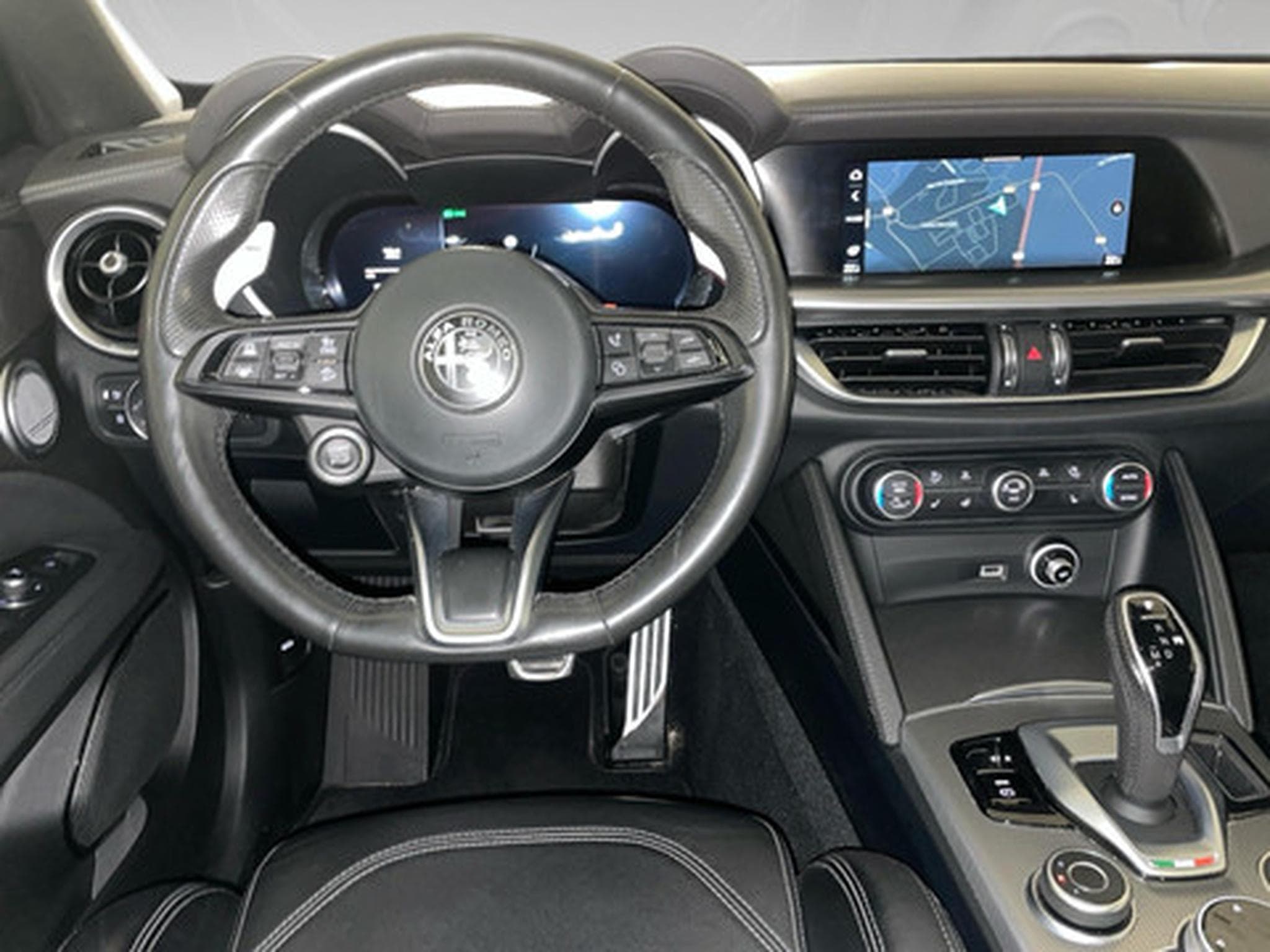 Alfa-Romeo Stelvio 2.2 MJD 210 Q4 Veloce (2023) - Photo 6