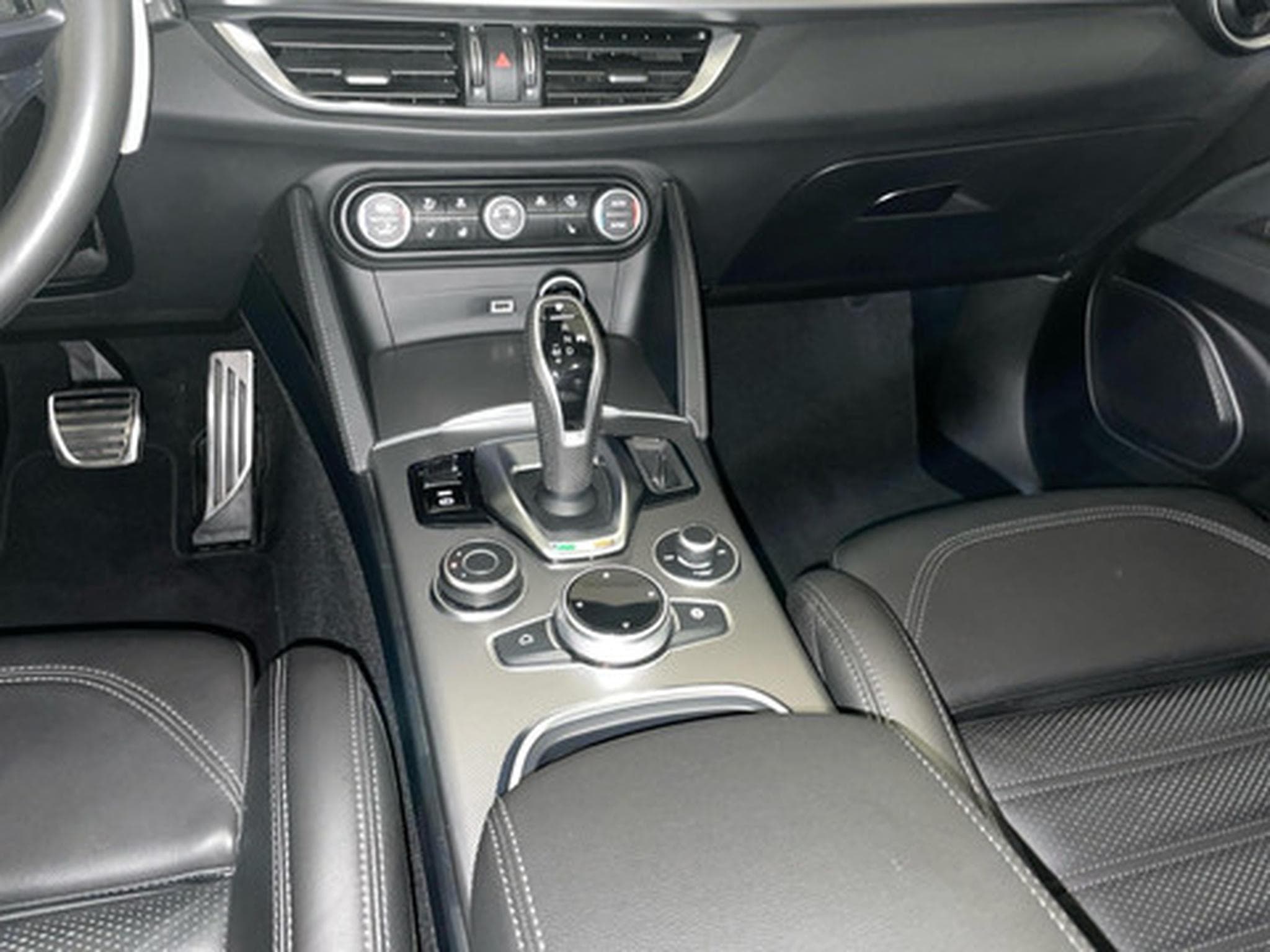 Alfa-Romeo Stelvio 2.1 D 210 Veloce AWD (2021) - Photo 10