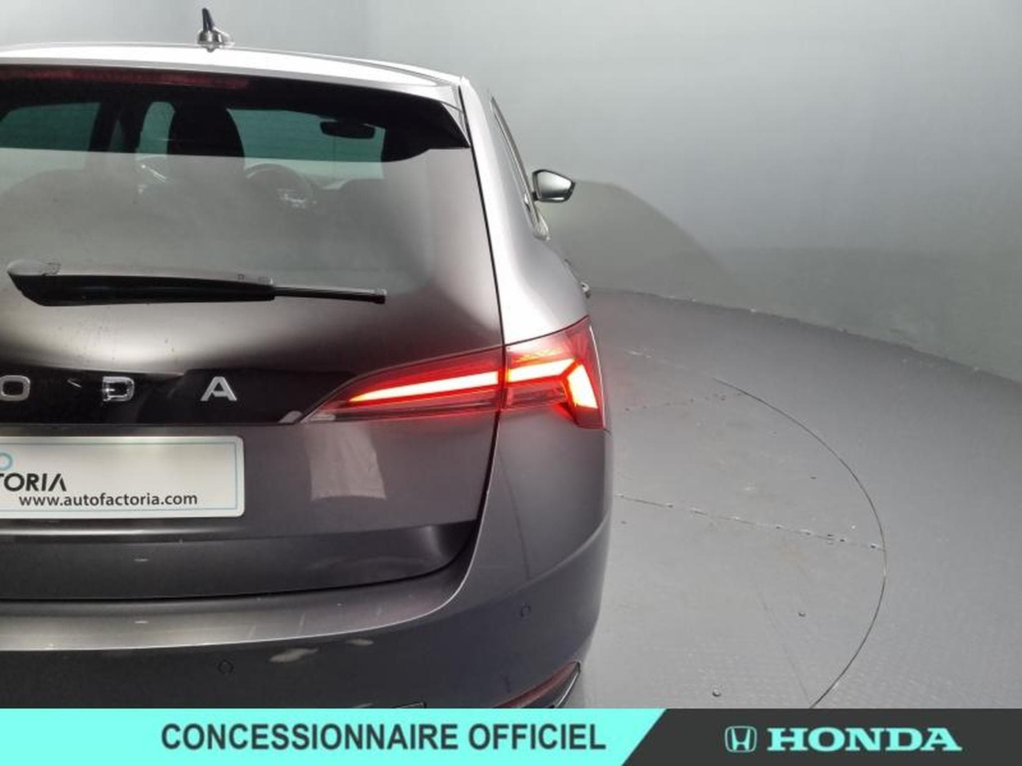 Skoda Scala -36% 1.0 TSI Evo2 116ch Selection DSG7 (2025) - Photo 3