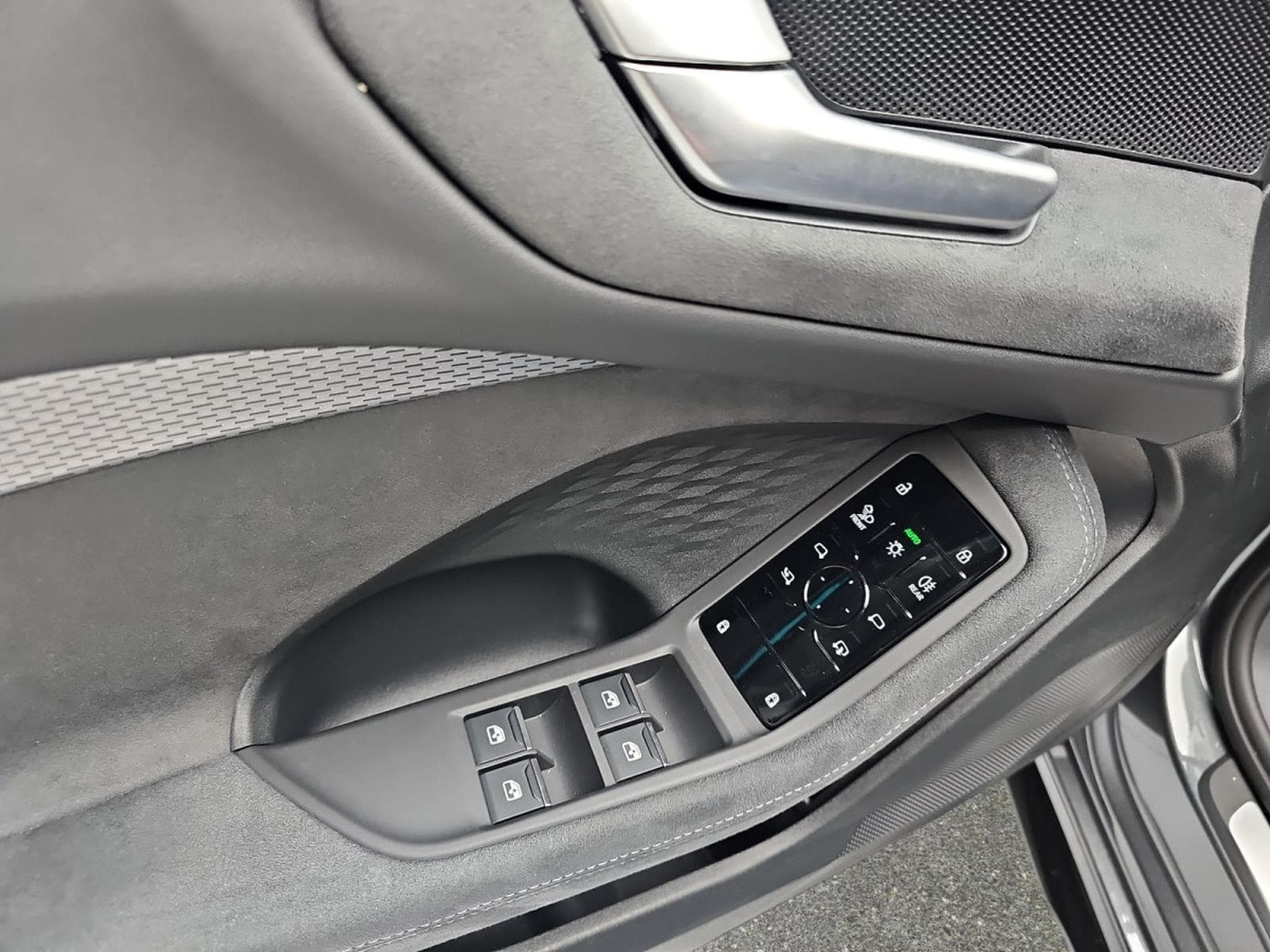 Audi A4 2.0 TFSI S-Tronic 204  S-Line (2025) - Photo 13