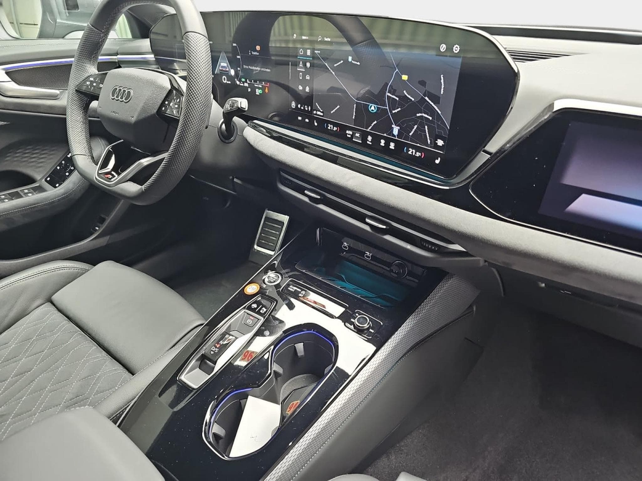 Audi A4 2.0 TFSI S-Tronic 204  S-Line (2025) - Photo 15