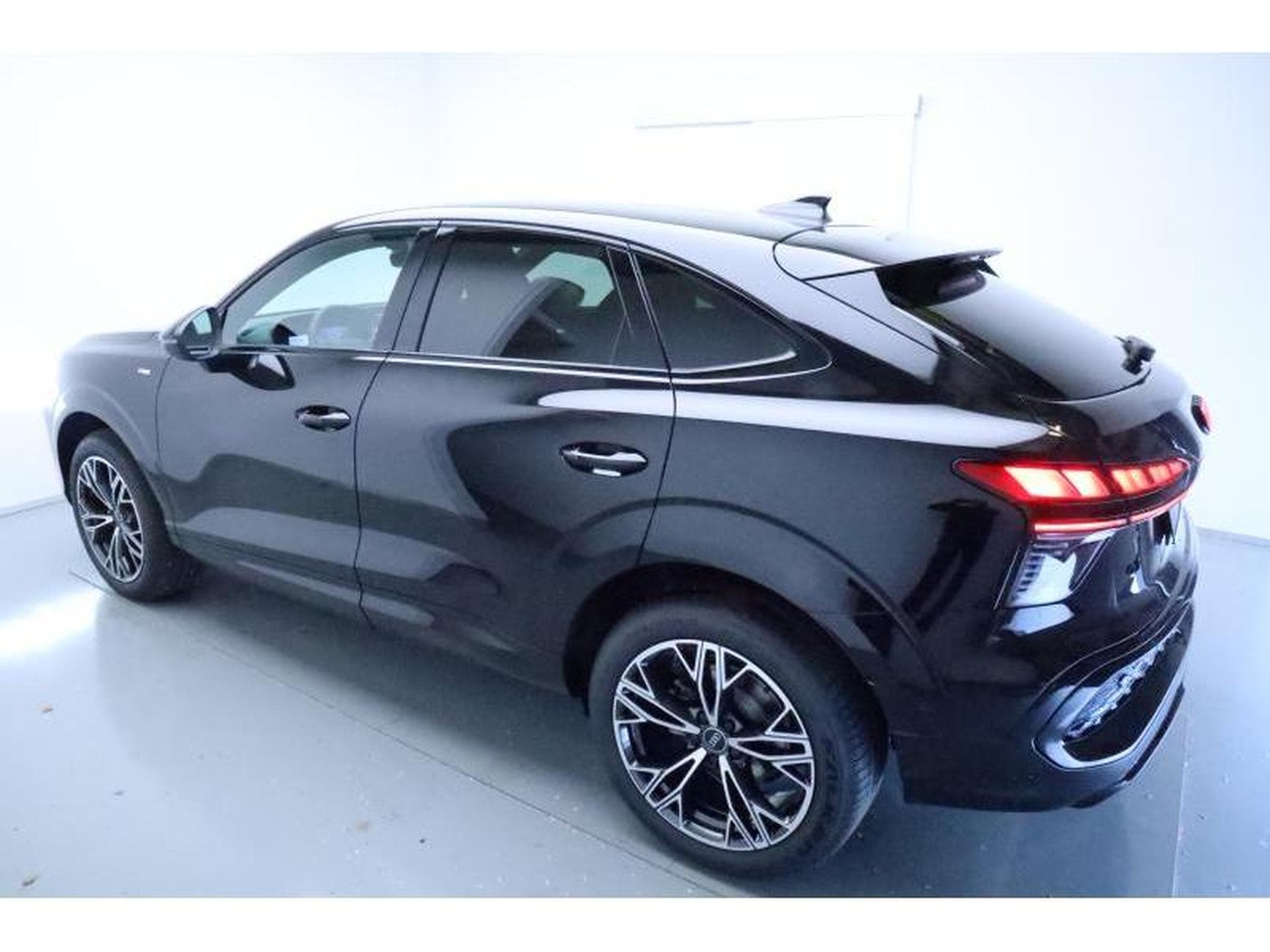 Audi Q3 Sportback (2026) - Photo 17
