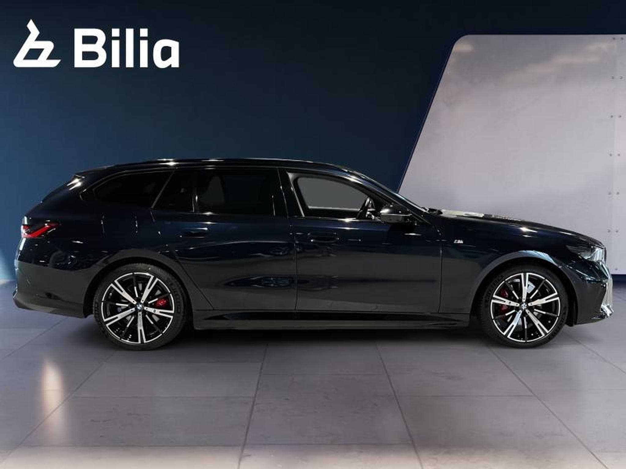 BMW 530 530e xDrive Touring M Sport (2025) - Photo 4