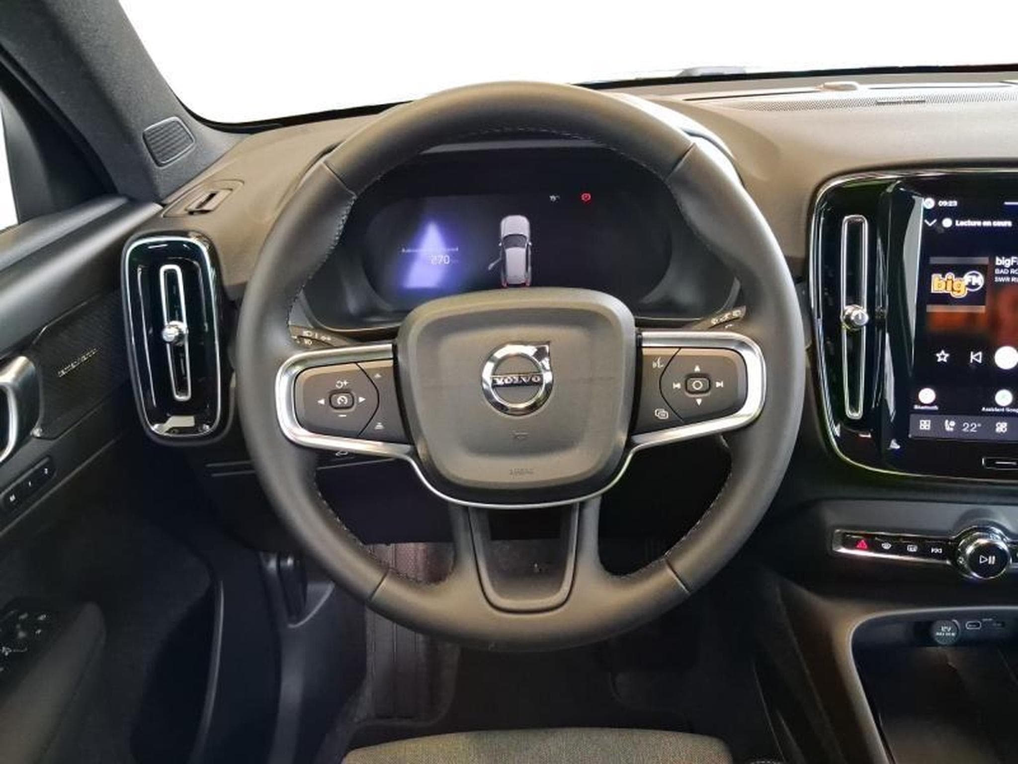 Volvo XC40 Dark (2026) - Photo 12