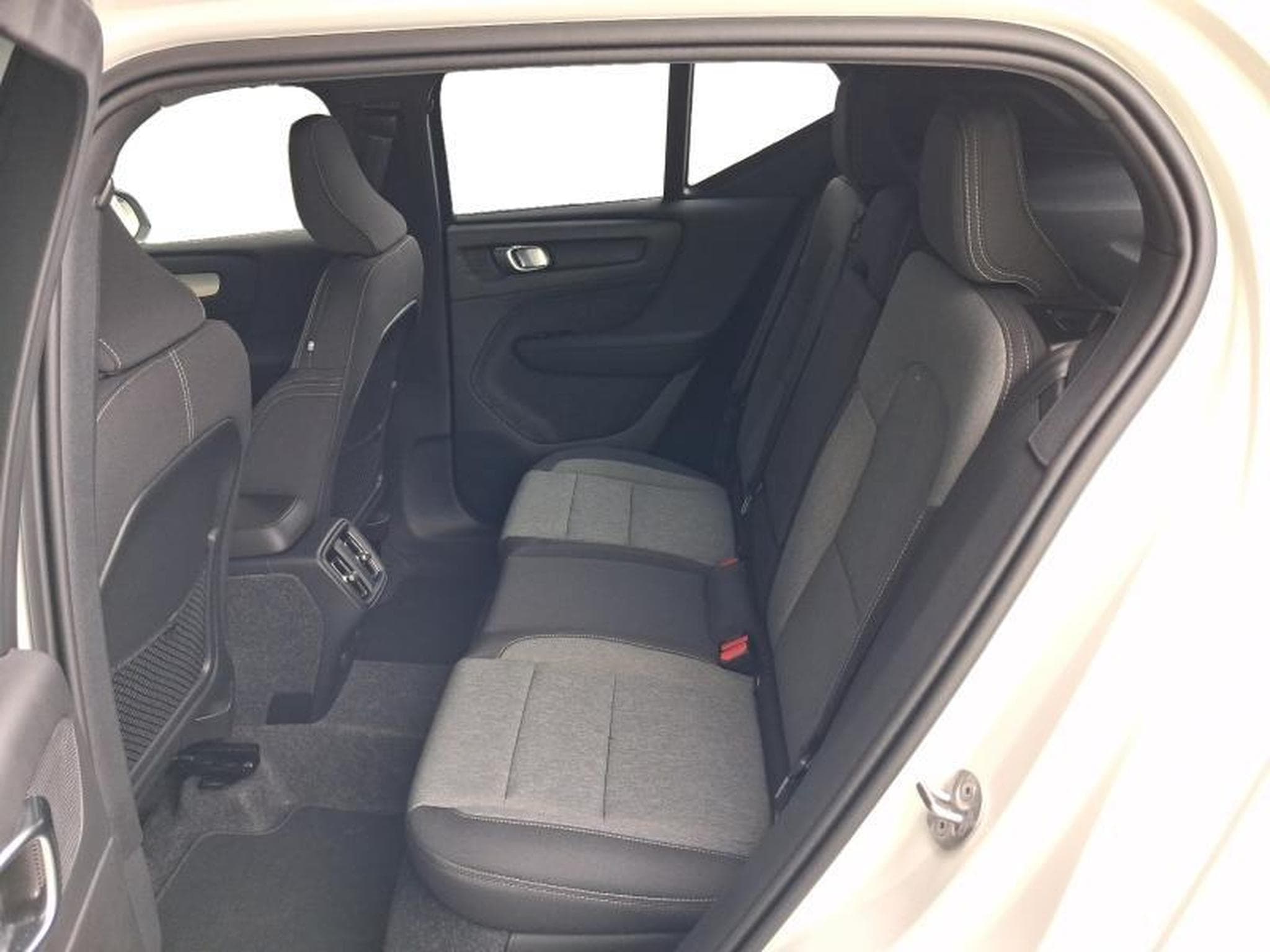 Volvo XC40 Dark (2026) - Photo 13