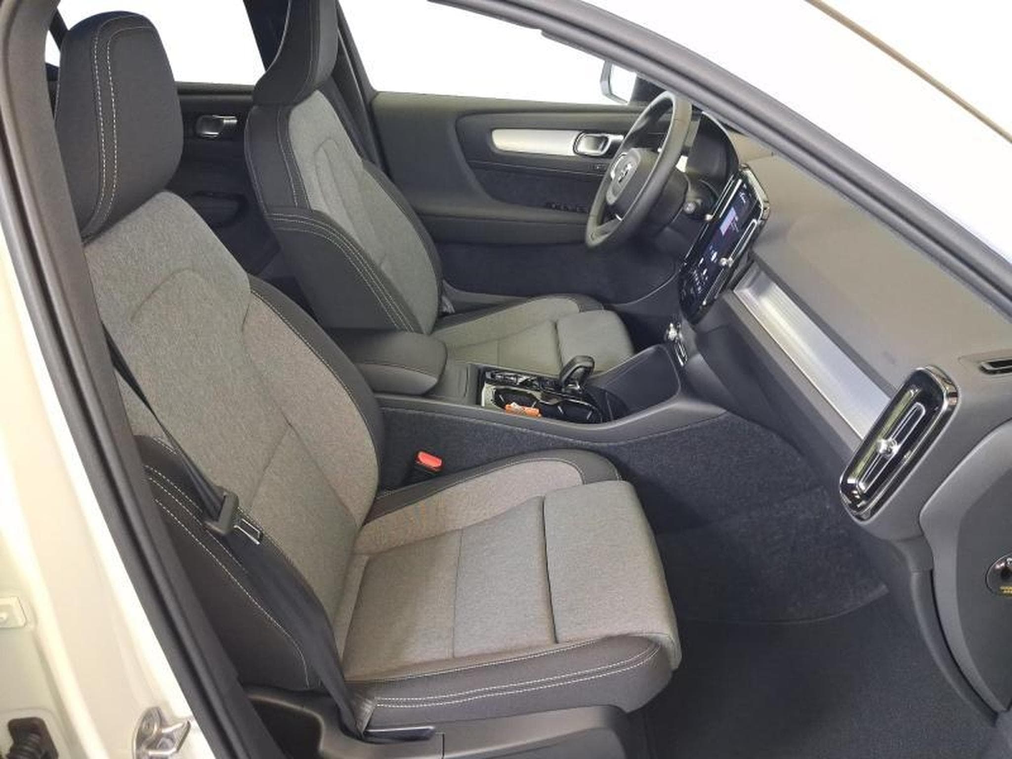 Volvo XC40 Dark (2026) - Photo 14