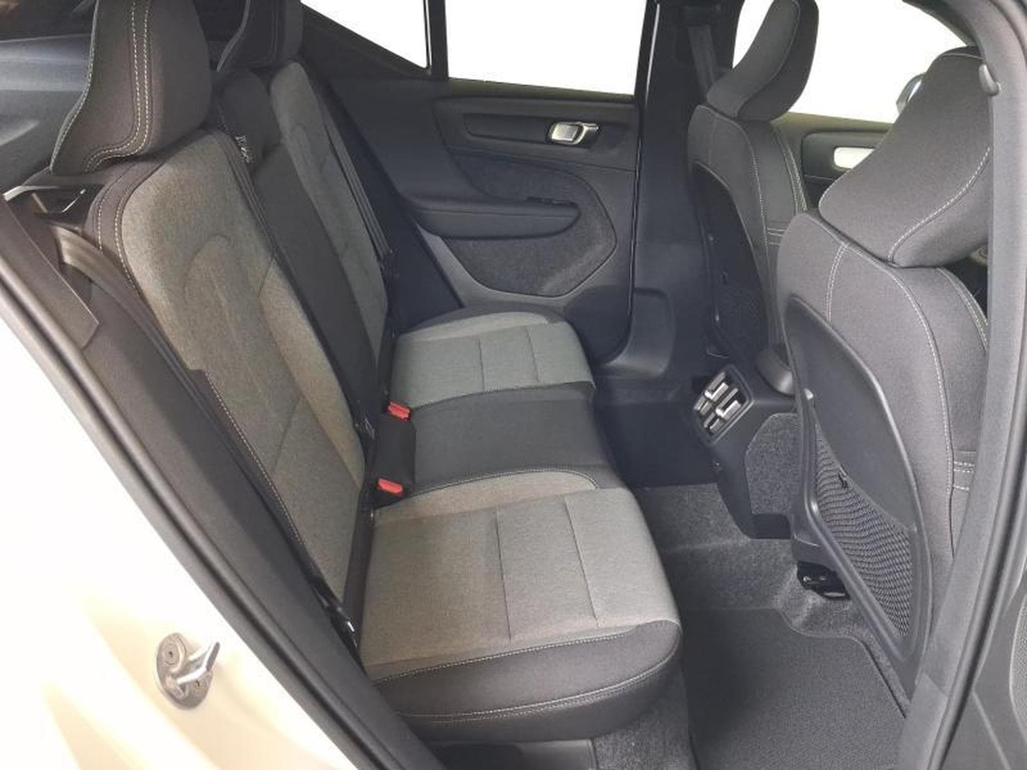 Volvo XC40 Dark (2026) - Photo 15