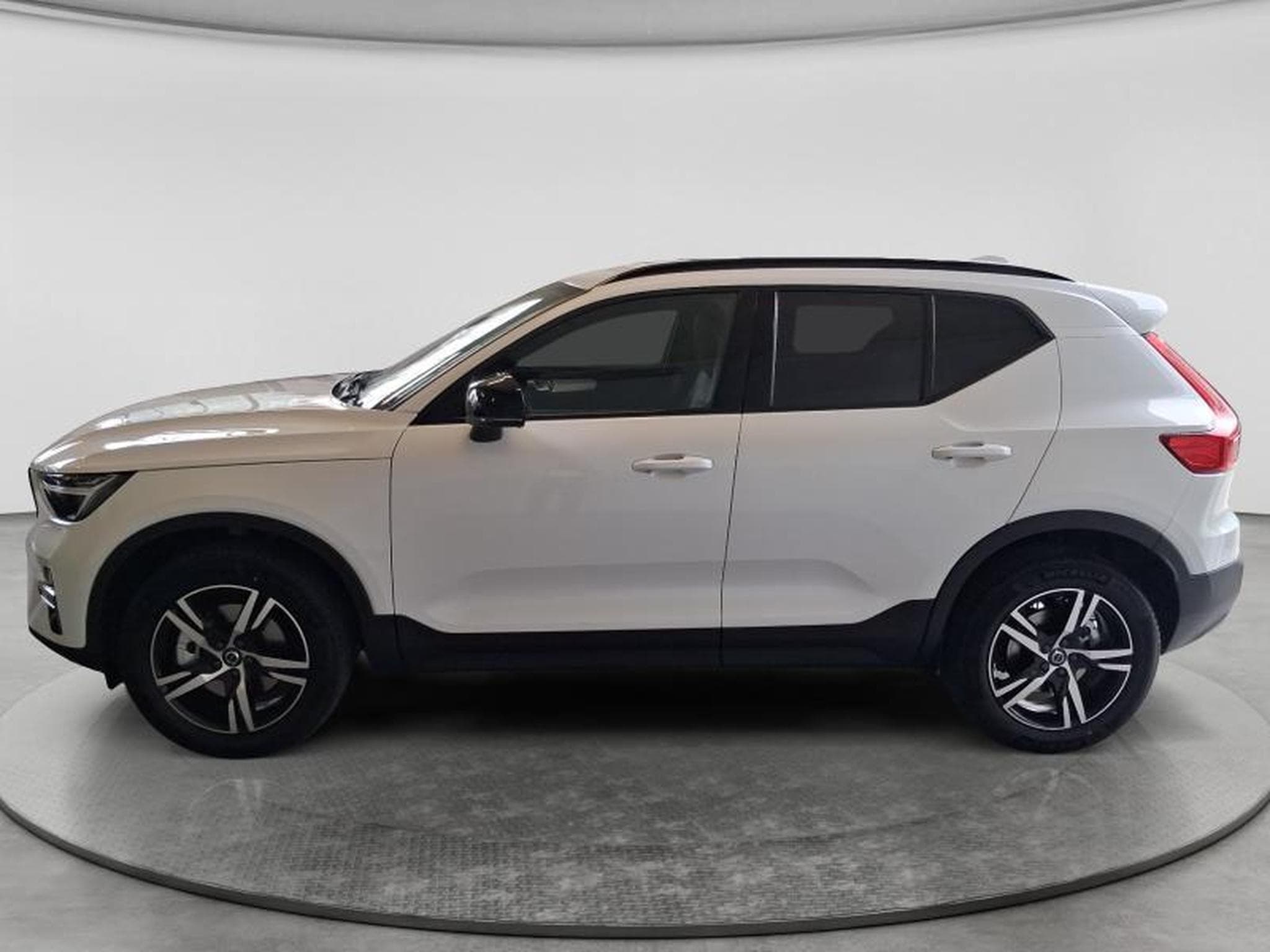 Volvo XC40 Dark (2026) - Photo 18
