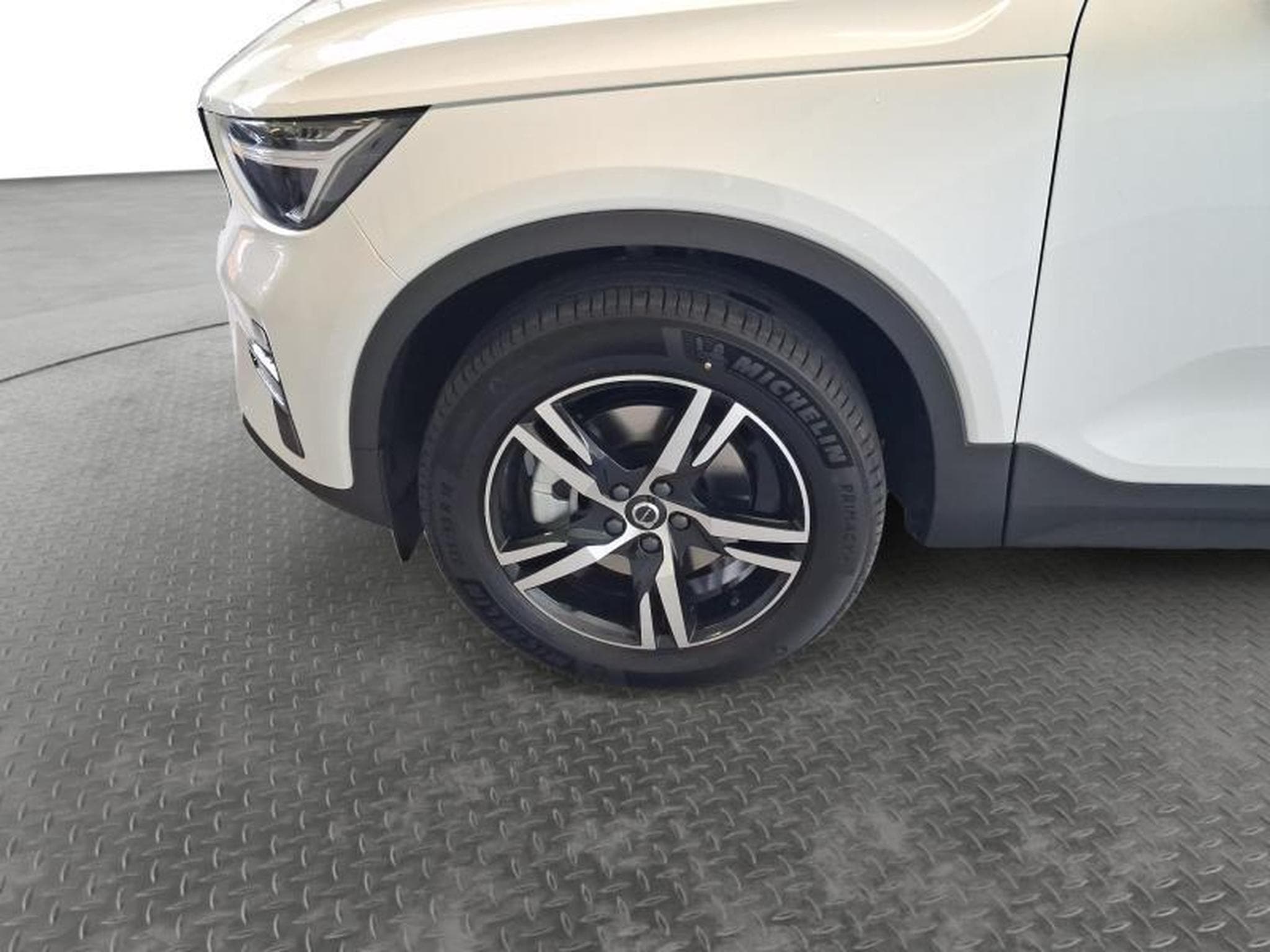 Volvo XC40 Dark (2026) - Photo 22