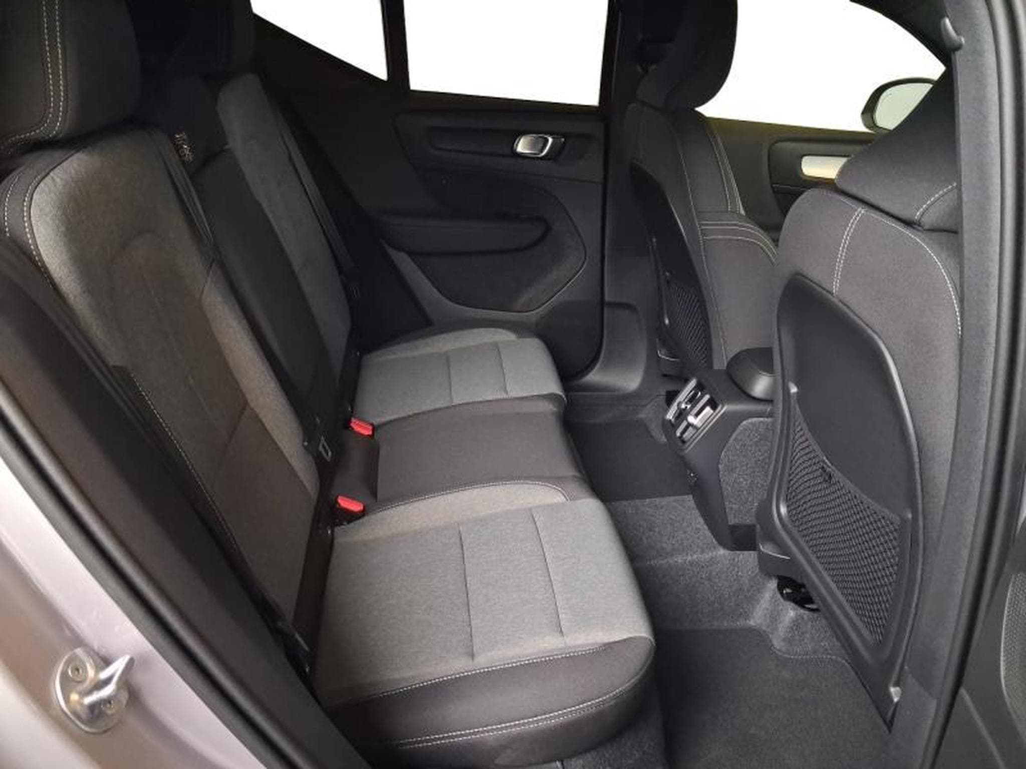 Volvo XC40 Dark (2026) - Photo 15