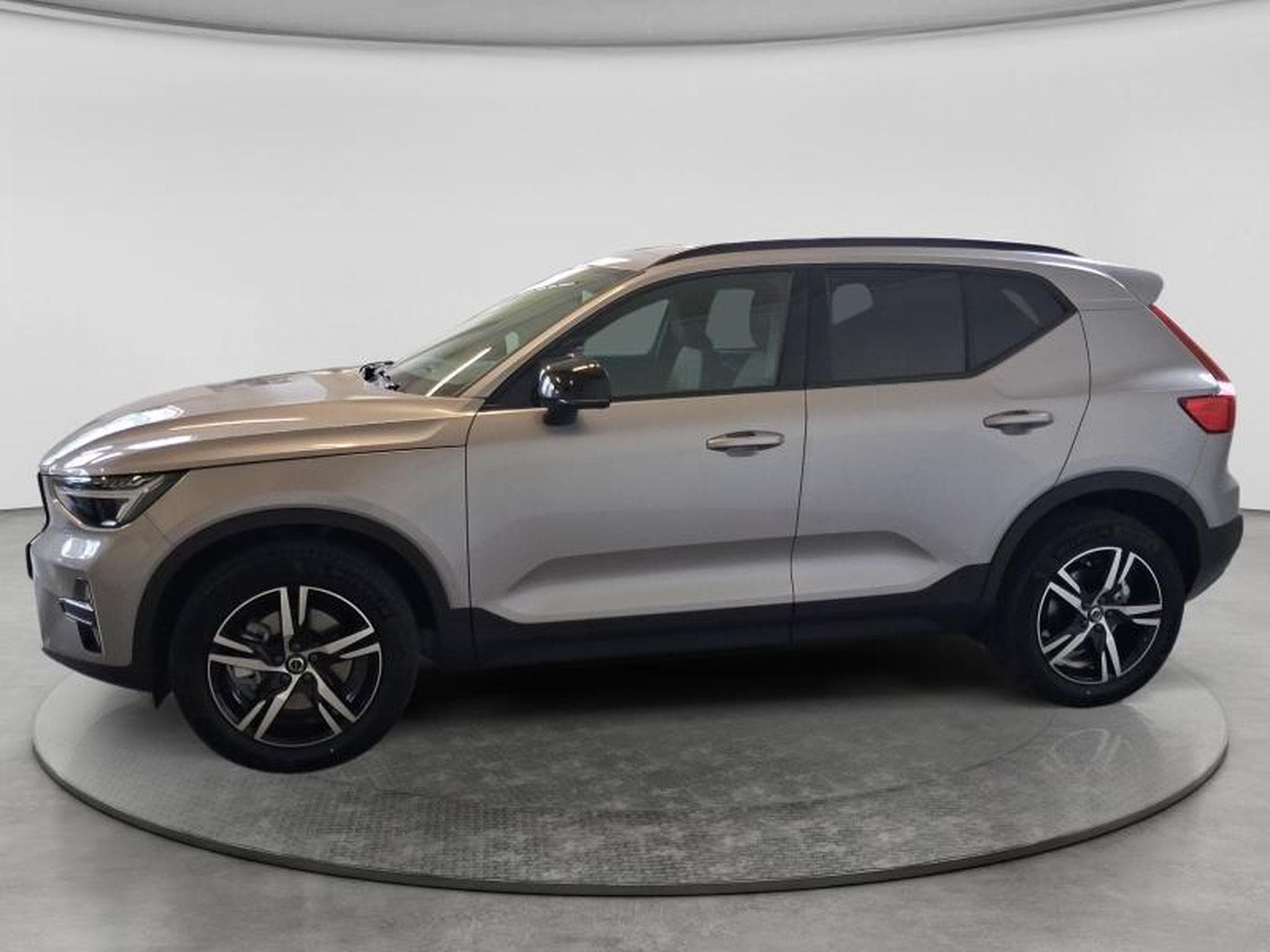 Volvo XC40 Dark (2026) - Photo 18
