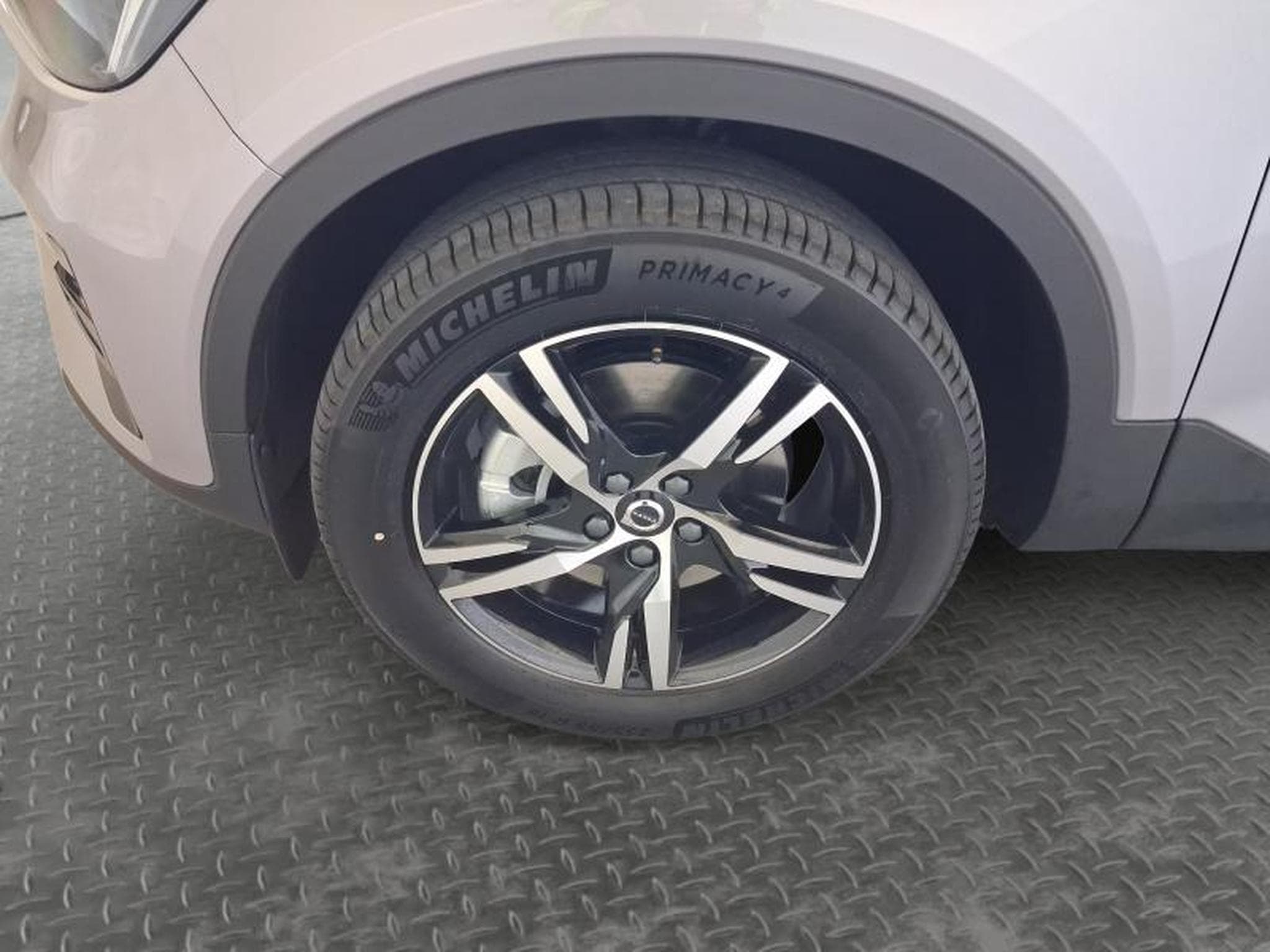 Volvo XC40 Dark (2026) - Photo 22