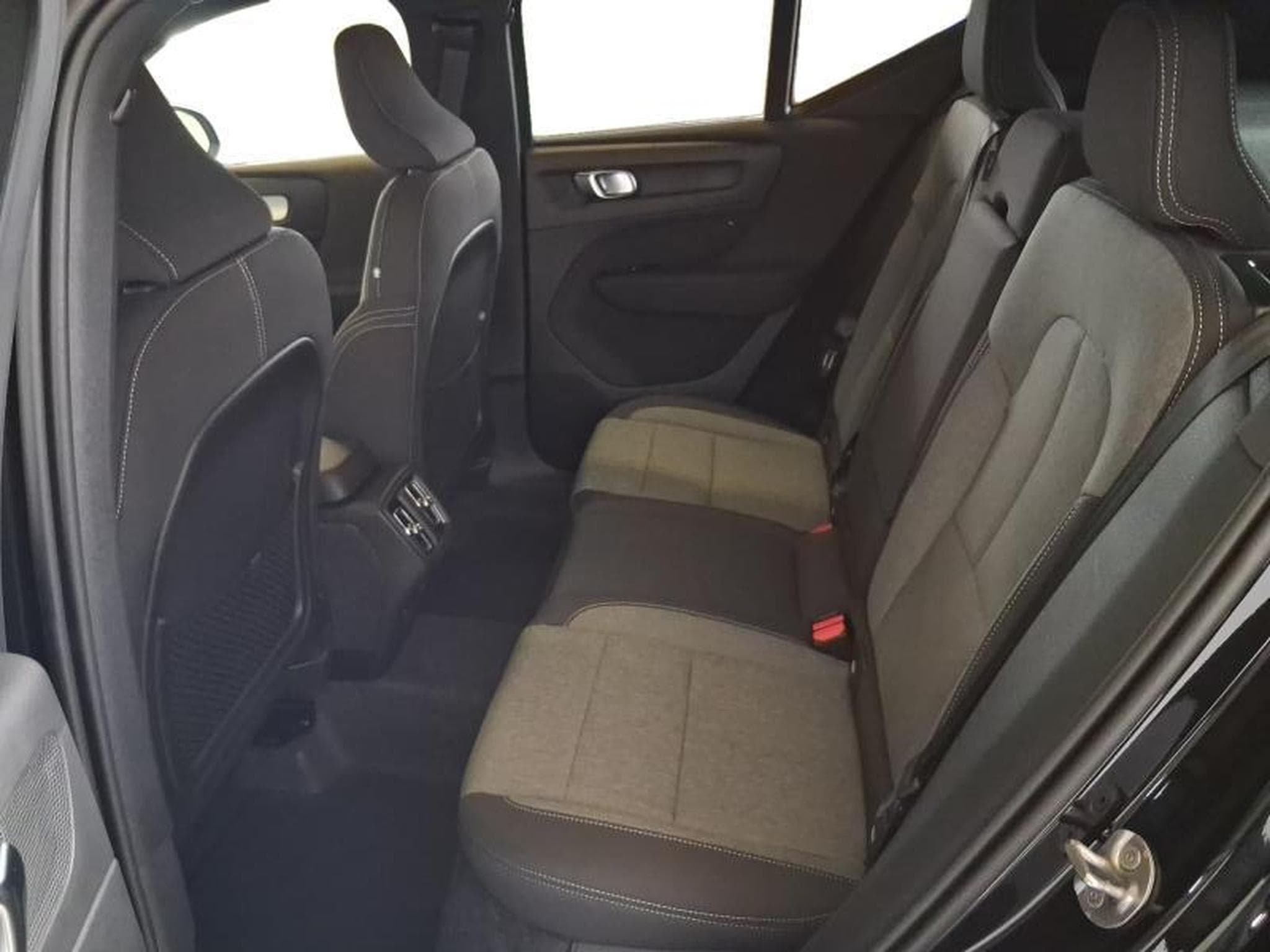 Volvo XC40 Dark (2026) - Photo 11
